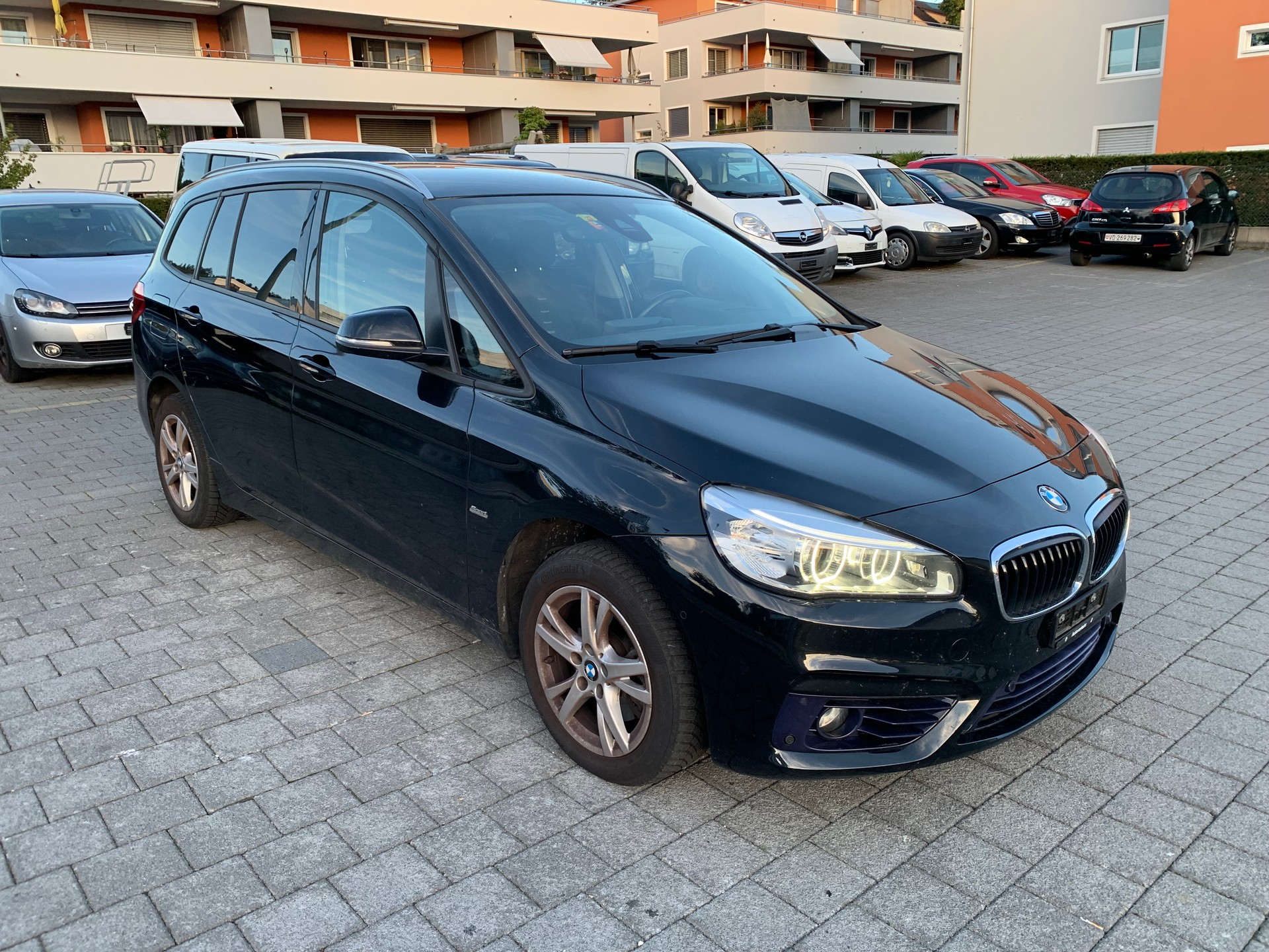 BMW 218d Gran Tourer Sport Line Steptronic-image-1