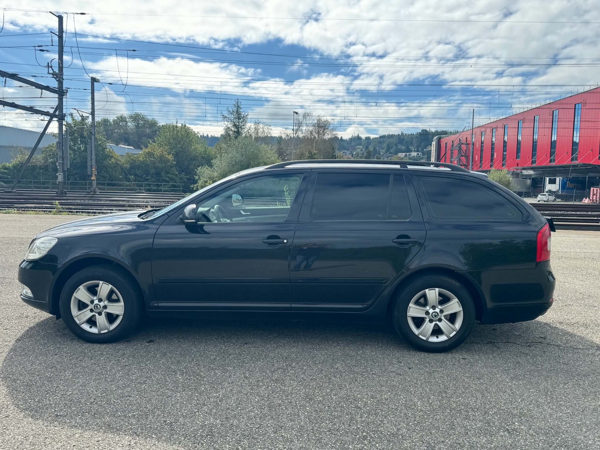 SKODA Octavia Combi 1.8 TSI Swiss Adventure 4x4-image-9