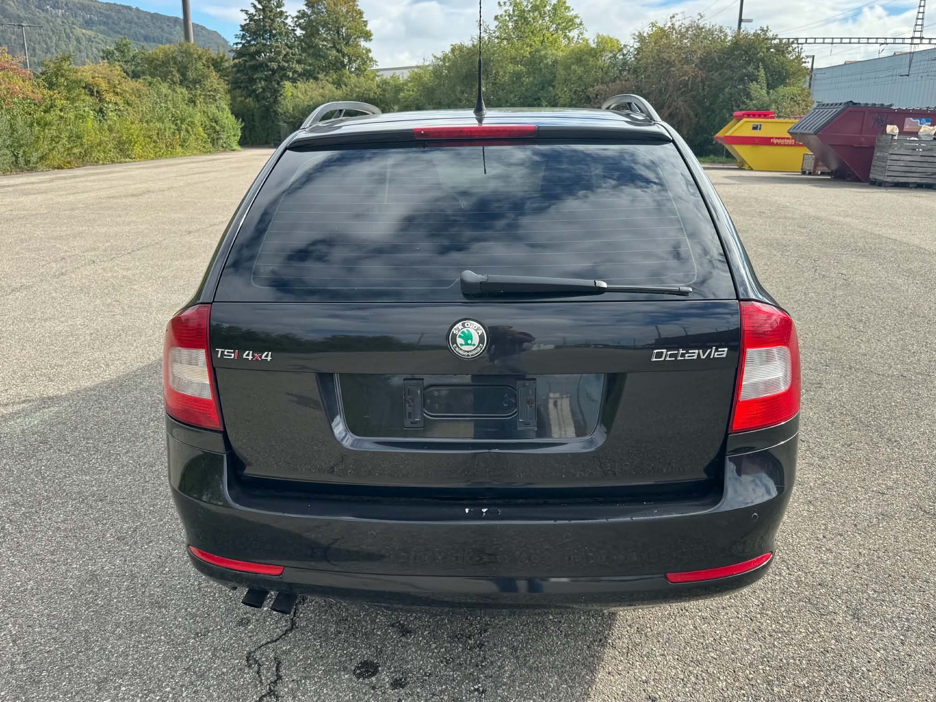 SKODA Octavia Combi 1.8 TSI Swiss Adventure 4x4-image-12