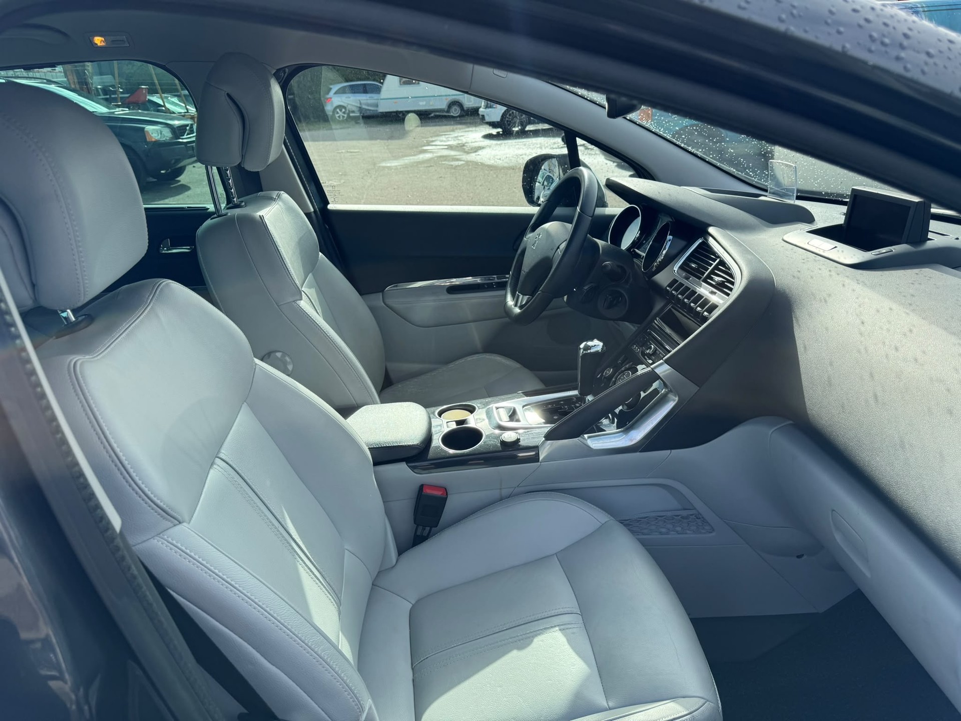 PEUGEOT 3008 1.6 16V T Platinum Tiptronic-image-8