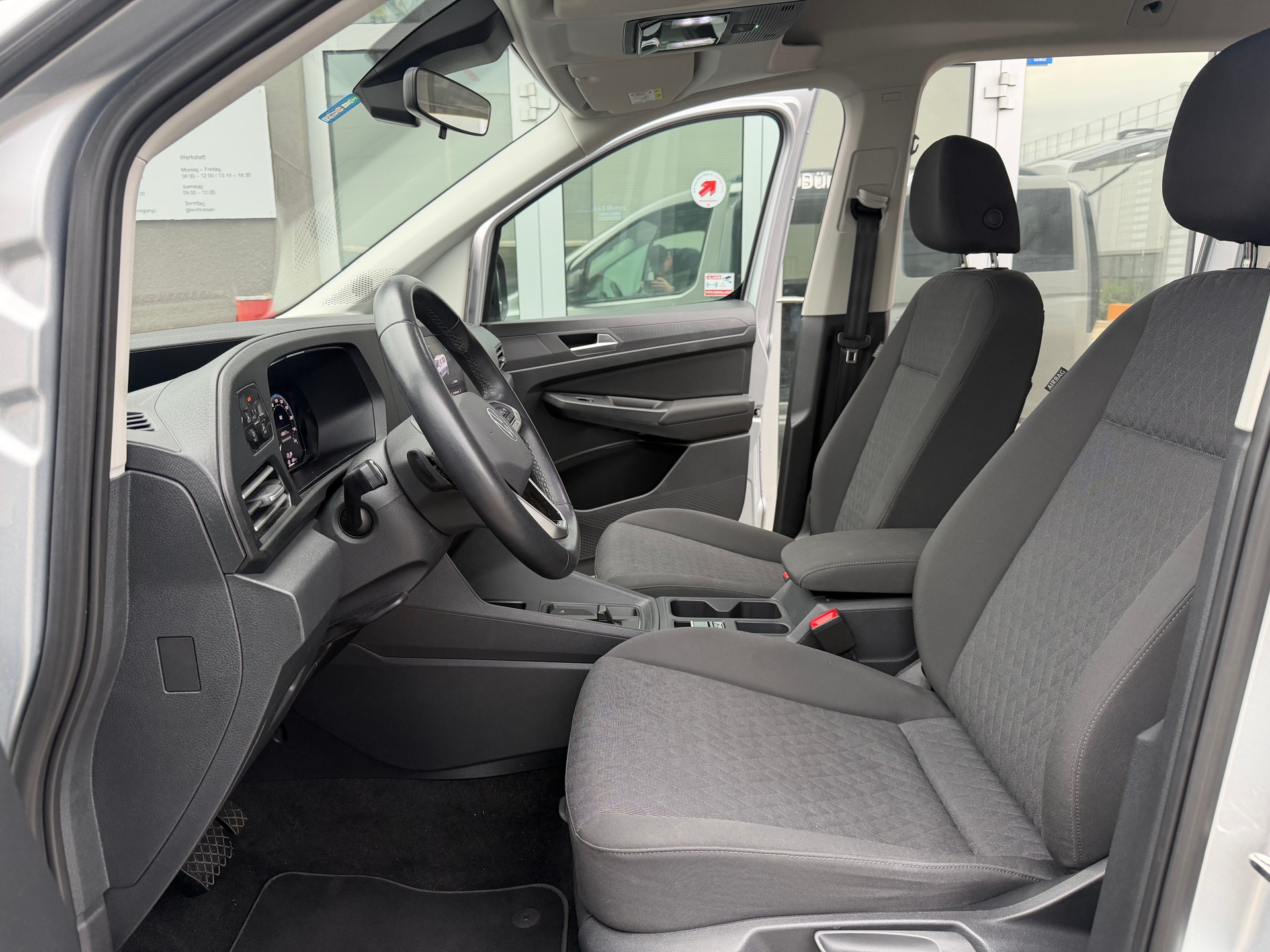VW Caddy Maxi 2.0 TDI Life DSG-image-8