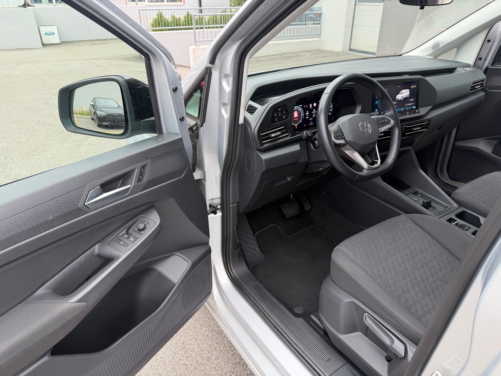 VW Caddy Maxi 2.0 TDI Life DSG-image-7