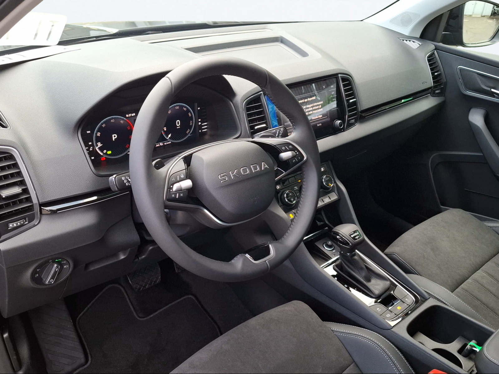 SKODA Karoq 2.0 TDI CR Dynamic 4x4 DSG-image-10