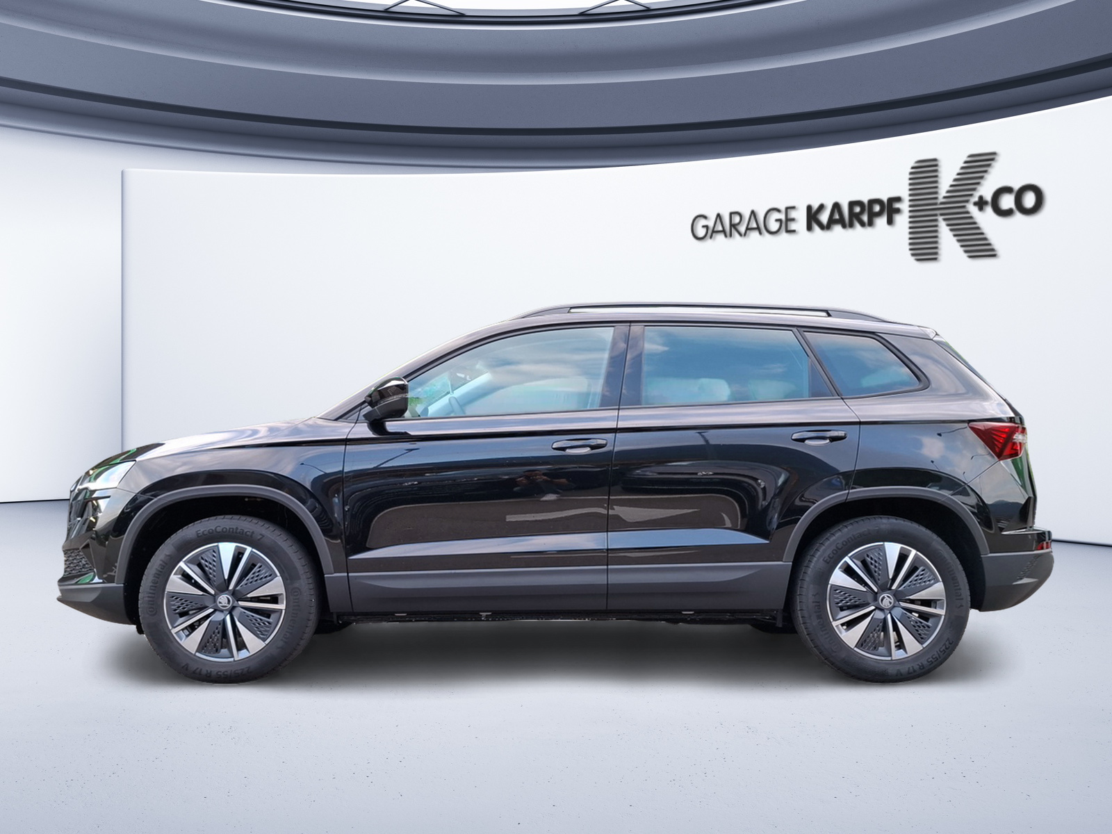 SKODA Karoq 2.0 TDI CR Dynamic 4x4 DSG-image-1