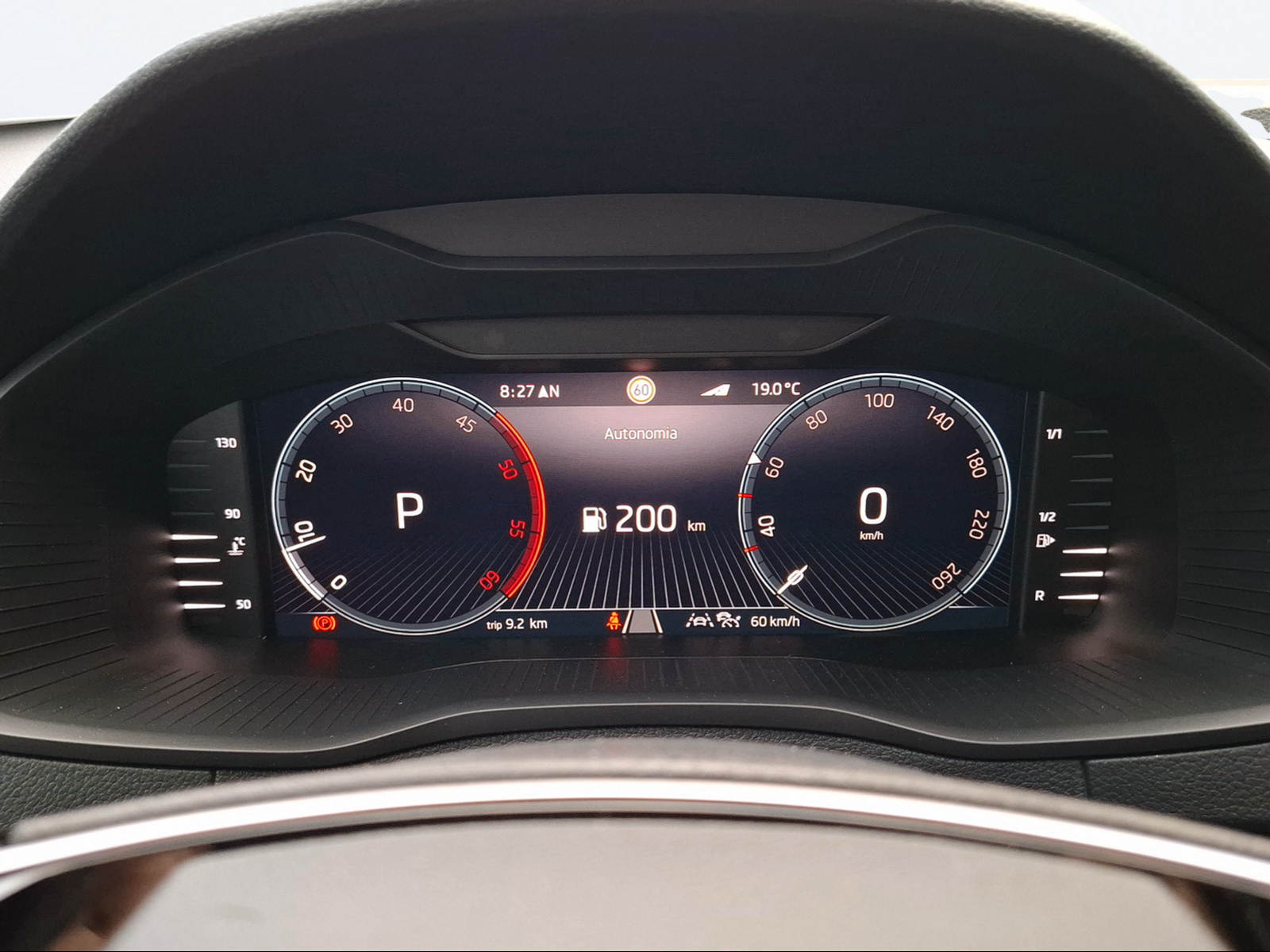 SKODA Karoq 2.0 TDI CR Dynamic 4x4 DSG-image-11