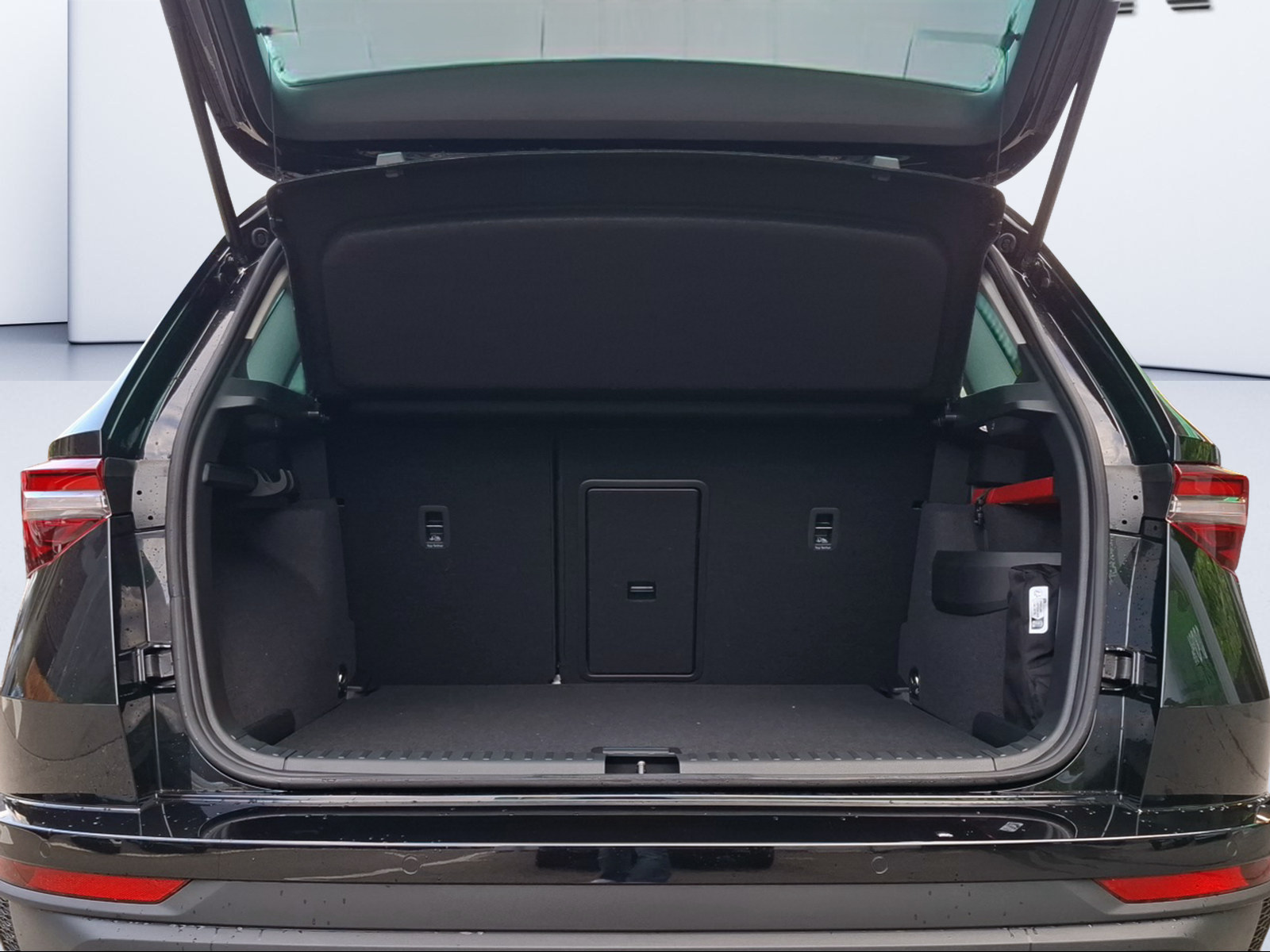 SKODA Karoq 2.0 TDI CR Dynamic 4x4 DSG-image-8