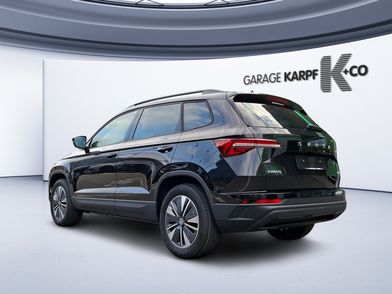 SKODA Karoq 2.0 TDI CR Dynamic 4x4 DSG-image-2