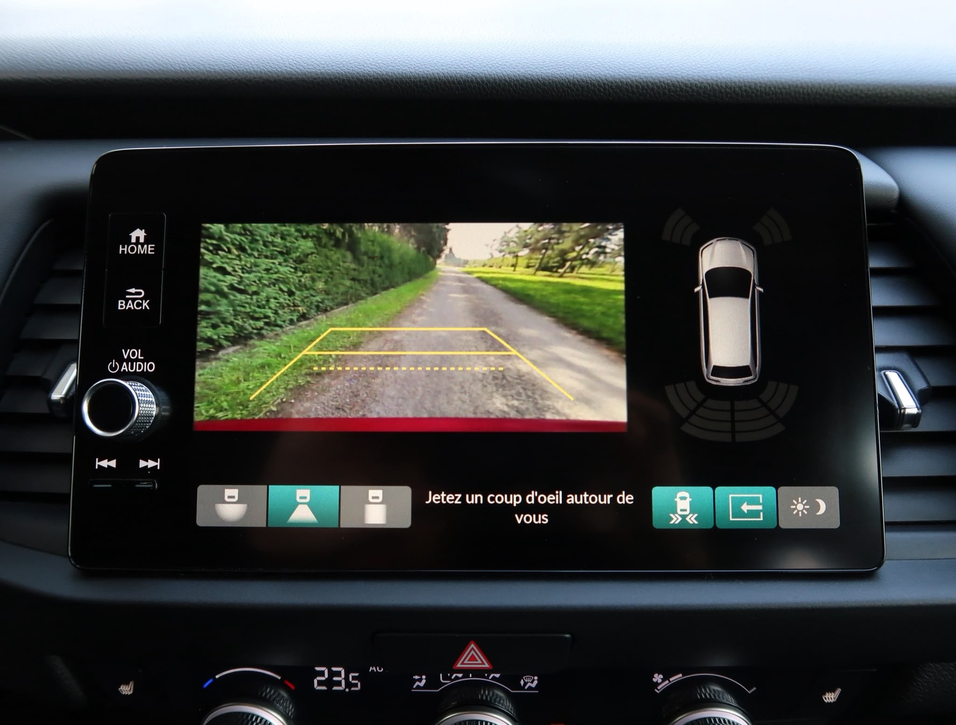 HONDA Jazz 1.5i-MMD Executive E-CVT-image-18