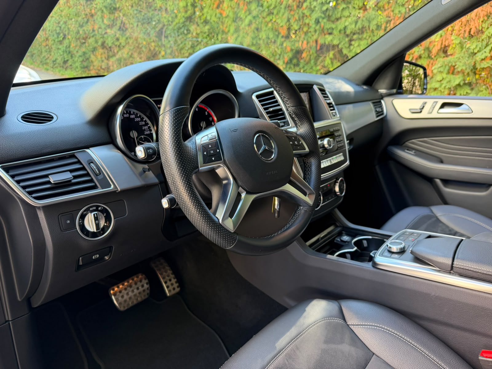 MERCEDES-BENZ ML 350 BlueTEC AMG Line Executive 4Matic 7G-Tronic-image-11