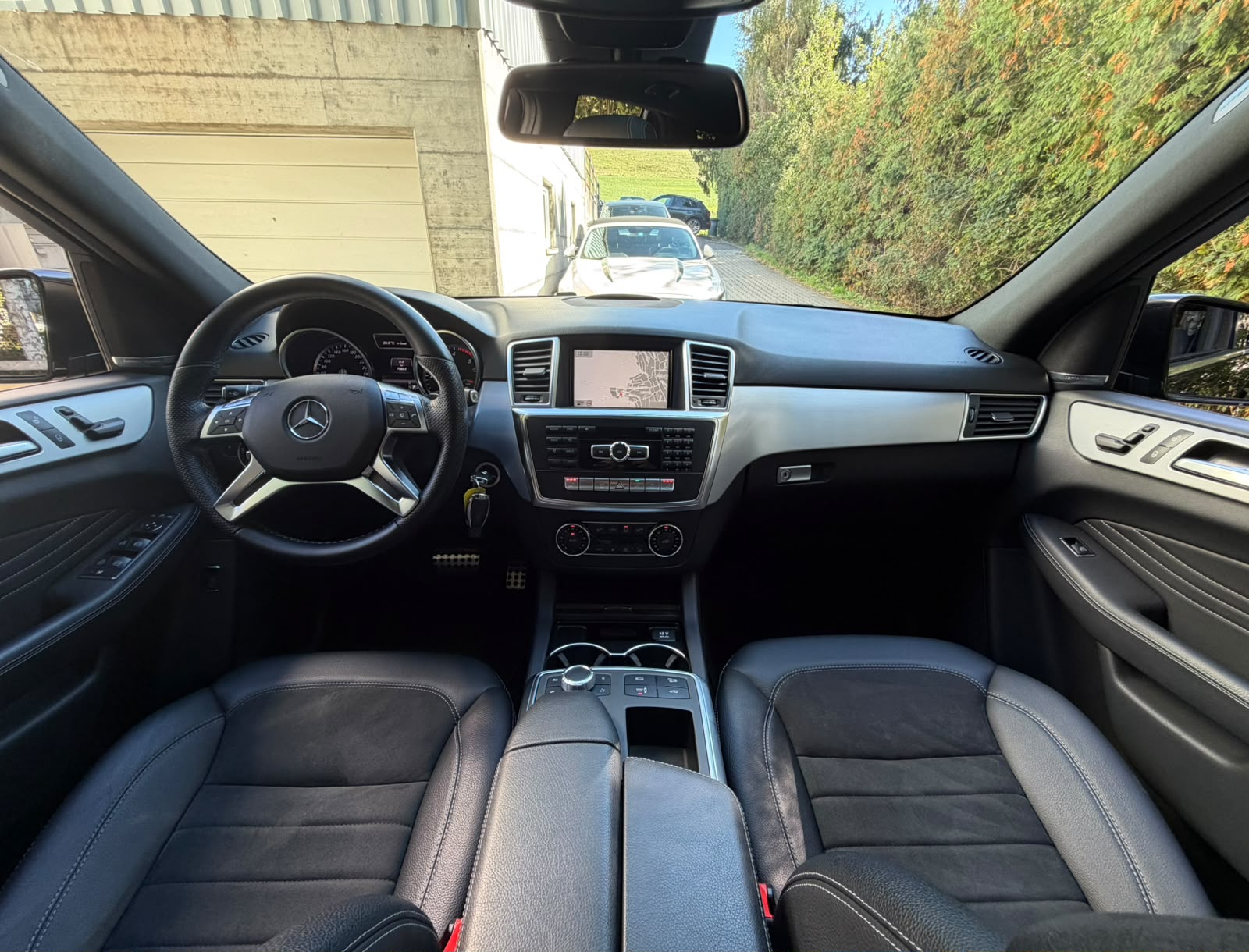 MERCEDES-BENZ ML 350 BlueTEC AMG Line Executive 4Matic 7G-Tronic-image-12