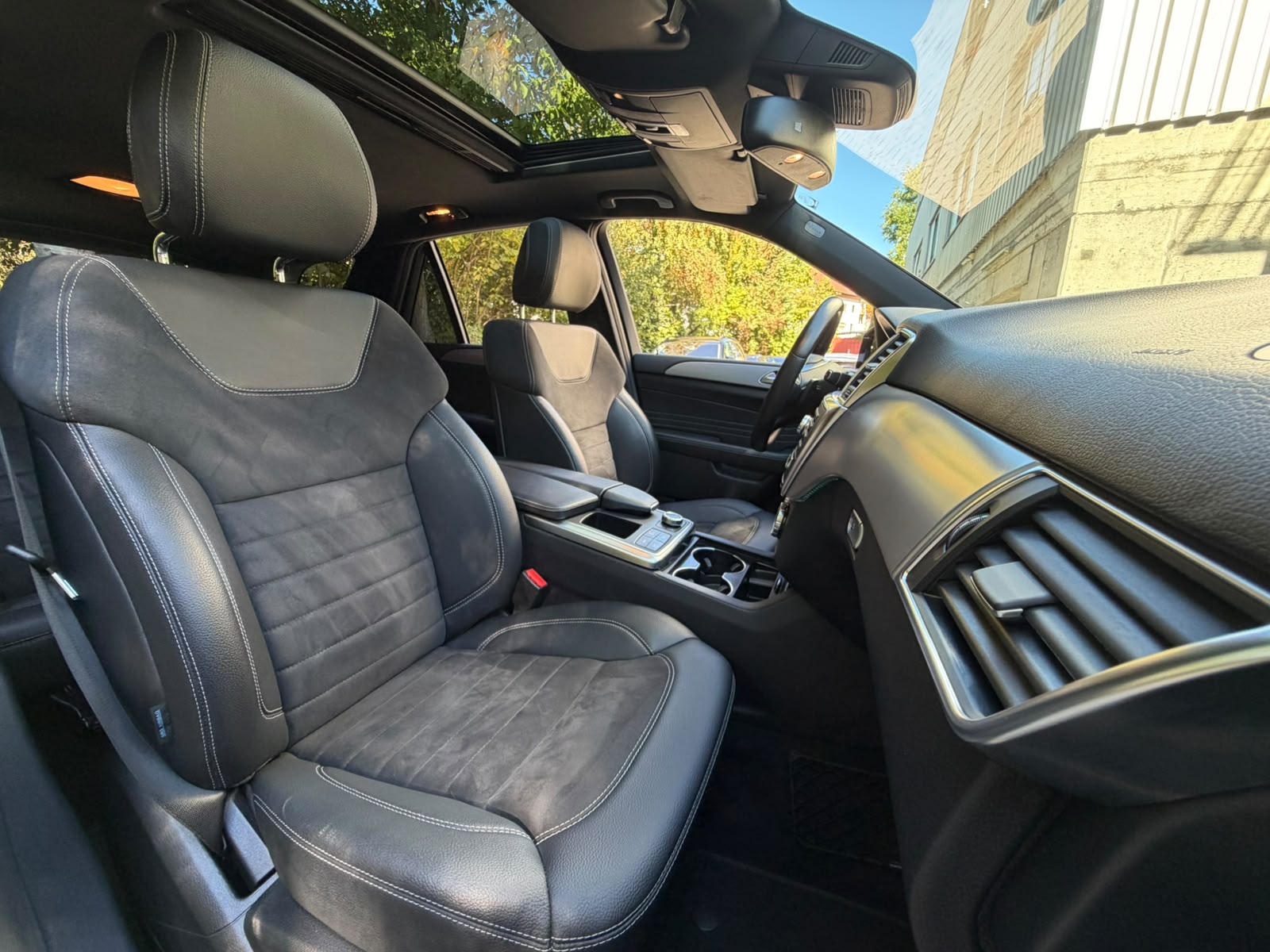 MERCEDES-BENZ ML 350 BlueTEC AMG Line Executive 4Matic 7G-Tronic-image-17