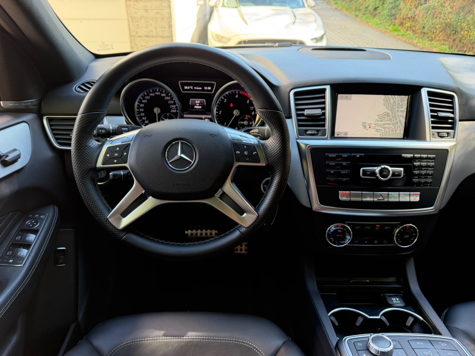 MERCEDES-BENZ ML 350 BlueTEC AMG Line Executive 4Matic 7G-Tronic-image-13