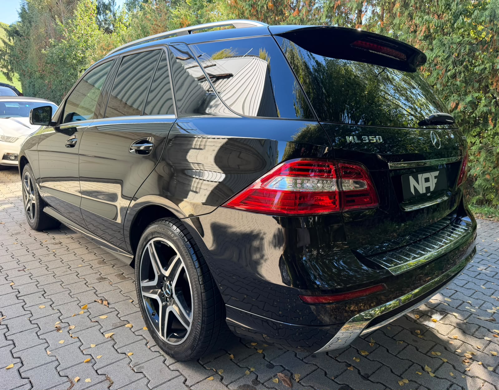 MERCEDES-BENZ ML 350 BlueTEC AMG Line Executive 4Matic 7G-Tronic-image-2