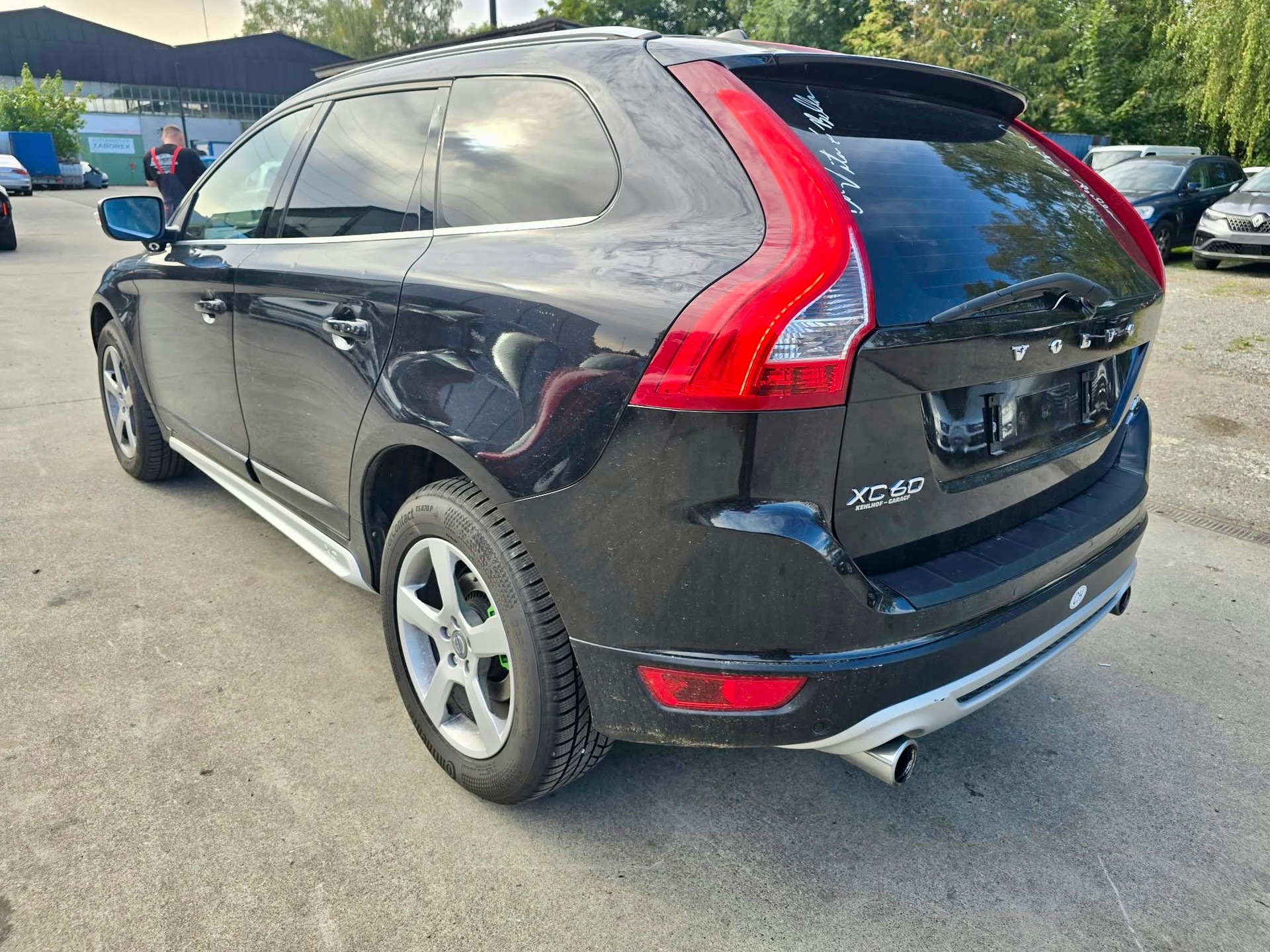 VOLVO XC60 D5 AWD R-Design Geartronic-image-2