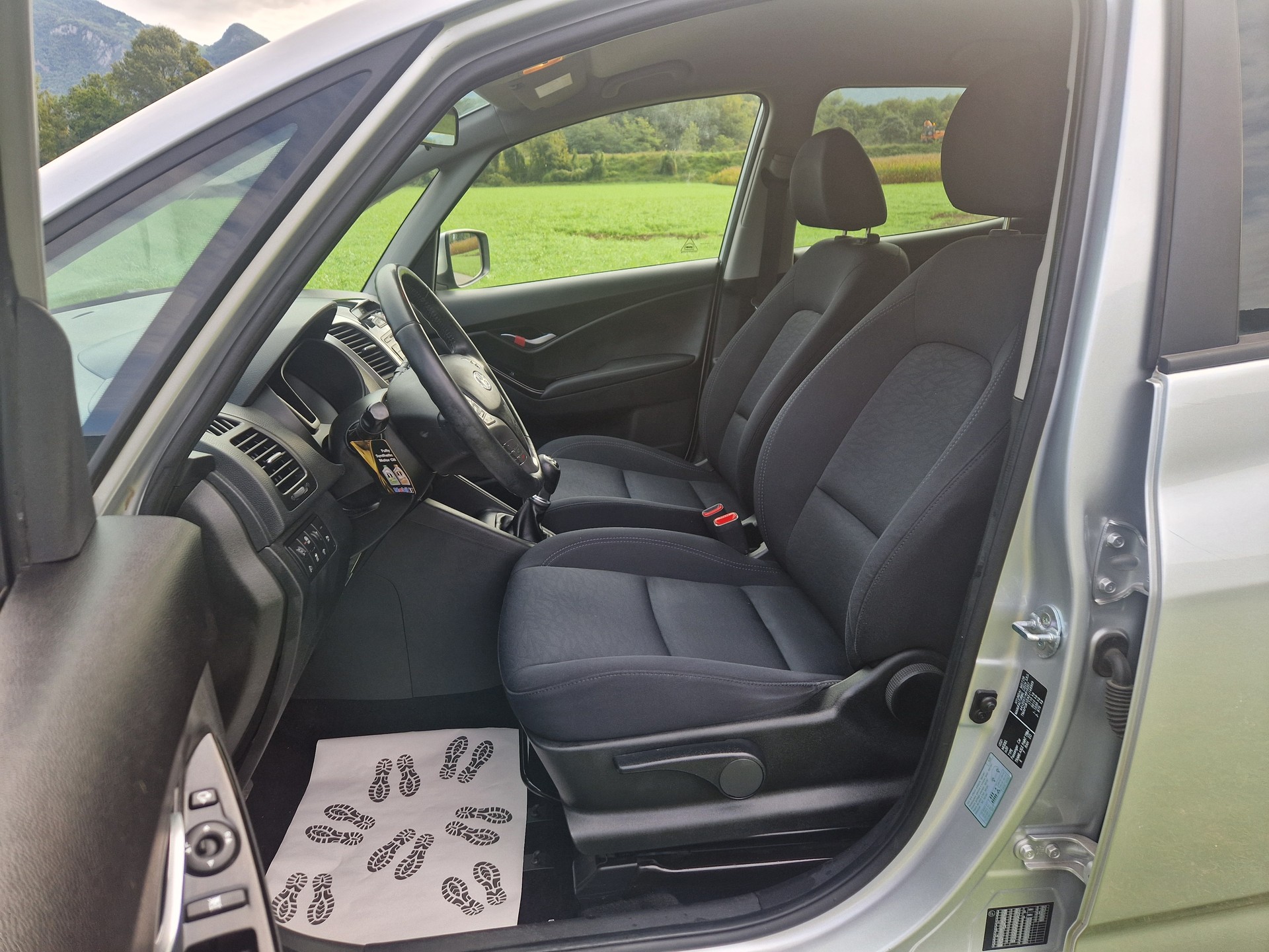 HYUNDAI iX20 1.6 Premium-image-9