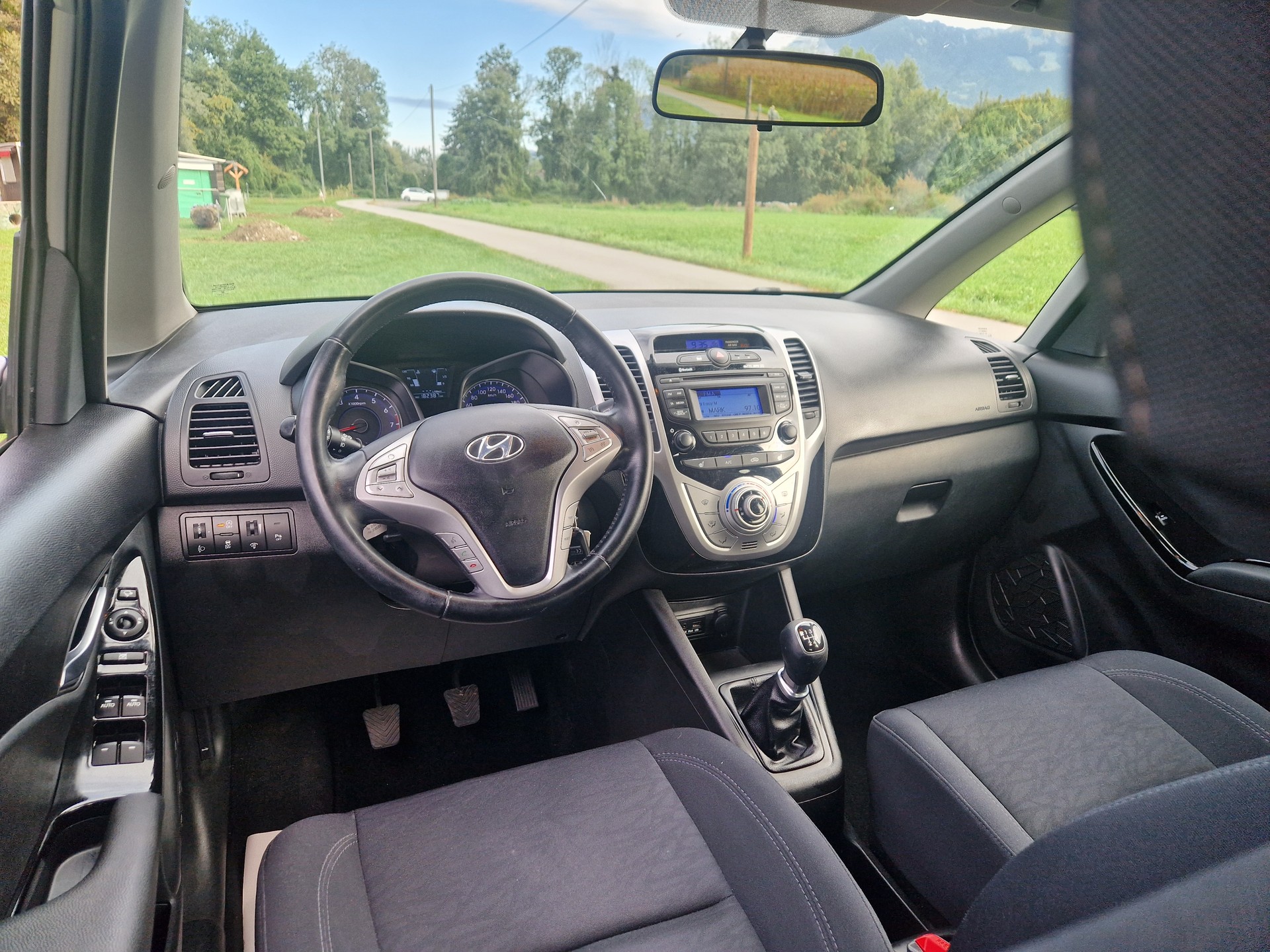HYUNDAI iX20 1.6 Premium-image-8