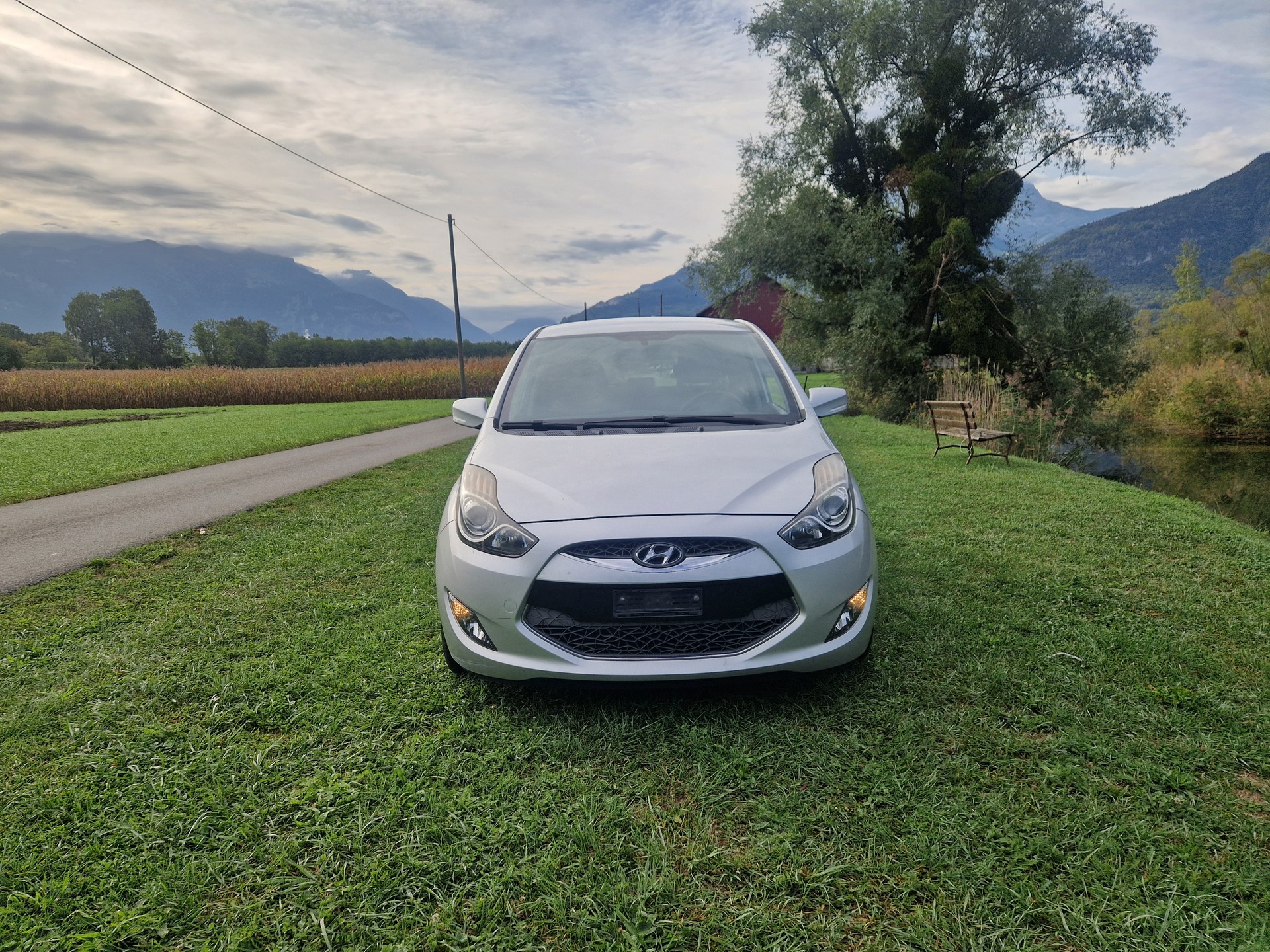 HYUNDAI iX20 1.6 Premium-image-1