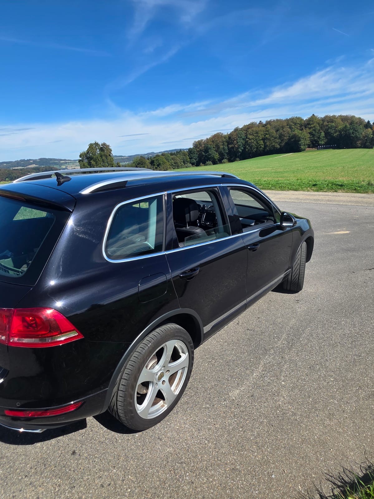 VW Touareg 3.0 TDI BlueMotion Technology Tiptronic-image-1