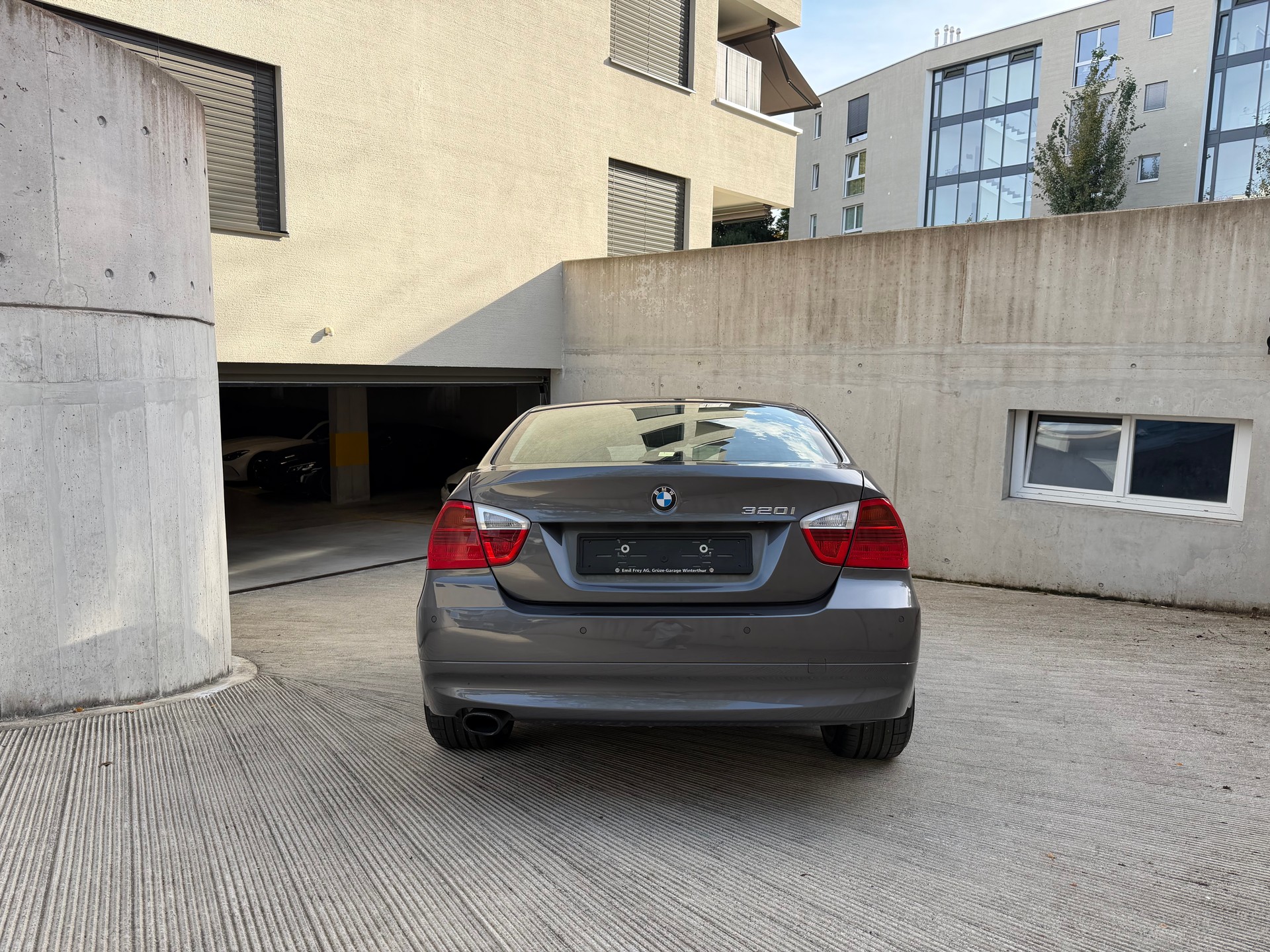 BMW 320i | frisch MFK & Service | Steuerkette neu | PDC | 8-fach-image-6