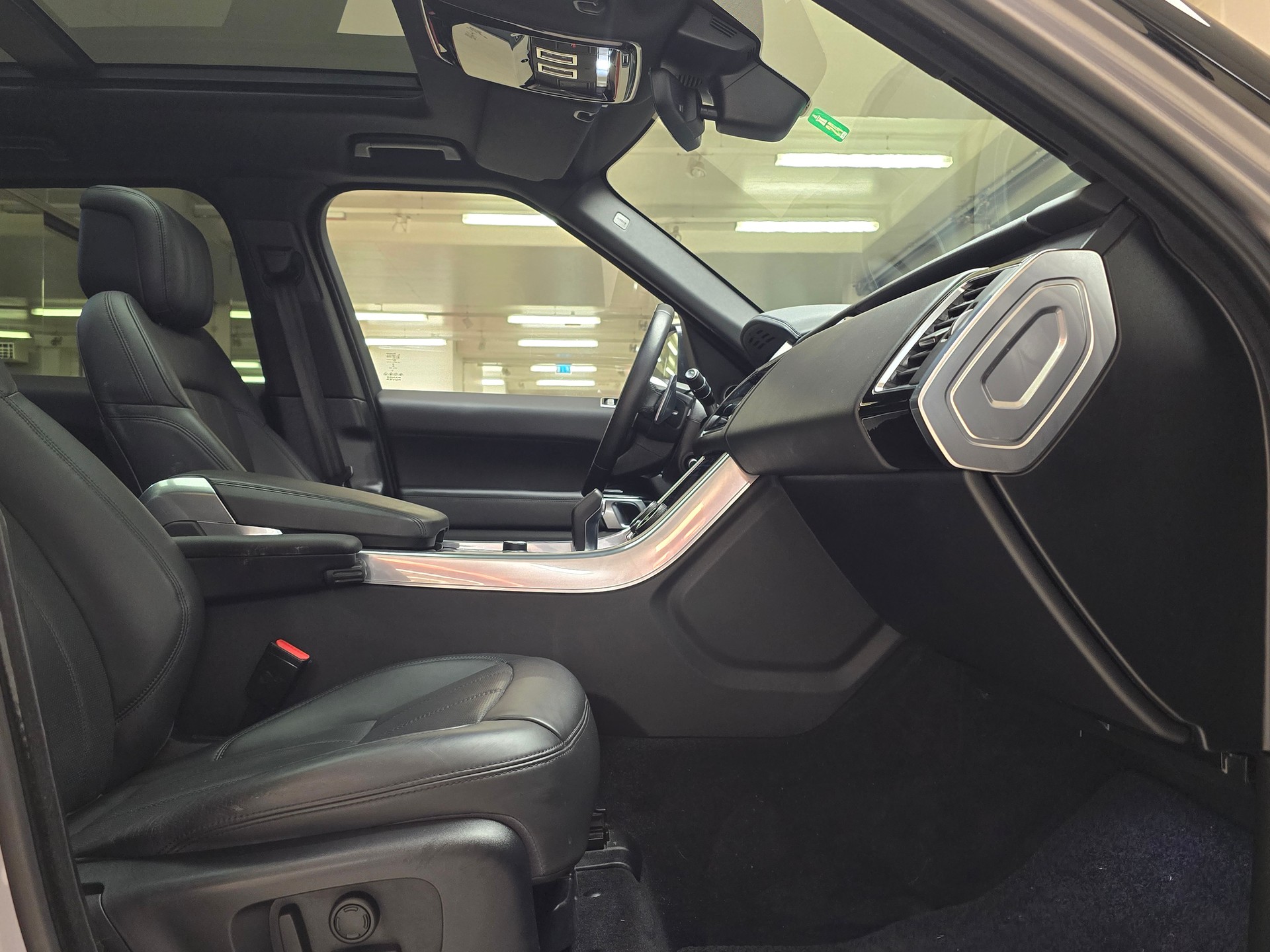 LAND ROVER Range Rover Sport 3.0 SDV6 SE Automatic-image-14
