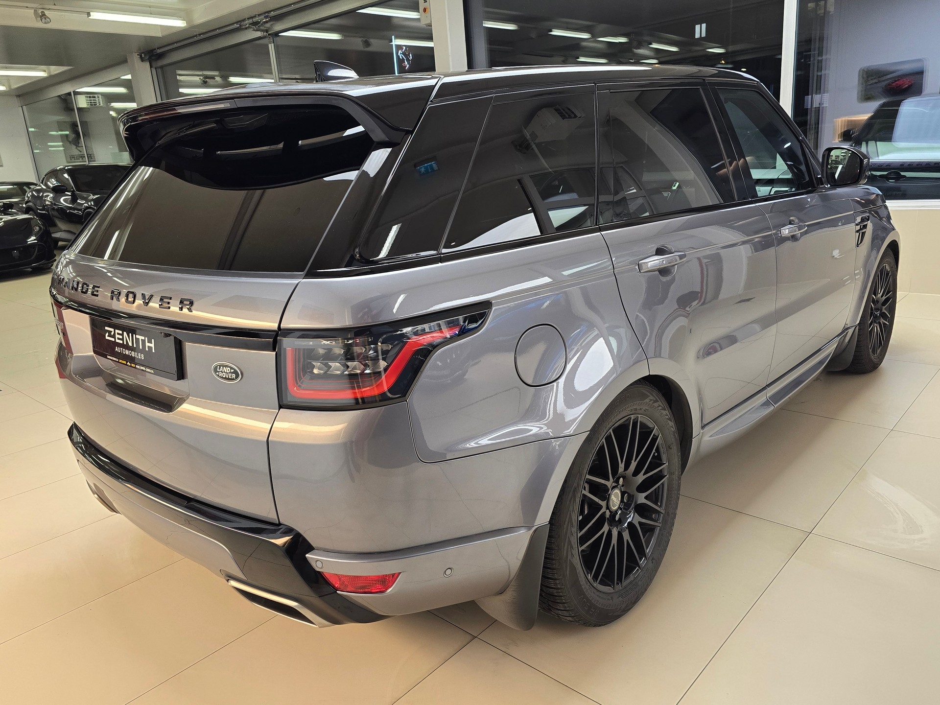 LAND ROVER Range Rover Sport 3.0 SDV6 SE Automatic-image-5