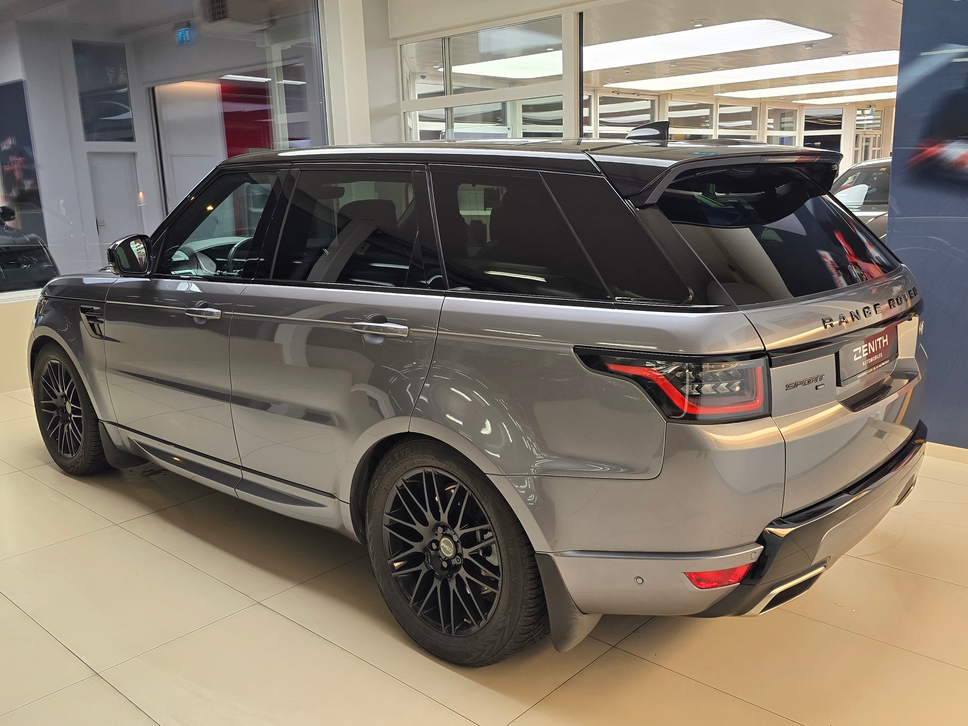 LAND ROVER Range Rover Sport 3.0 SDV6 SE Automatic-image-7
