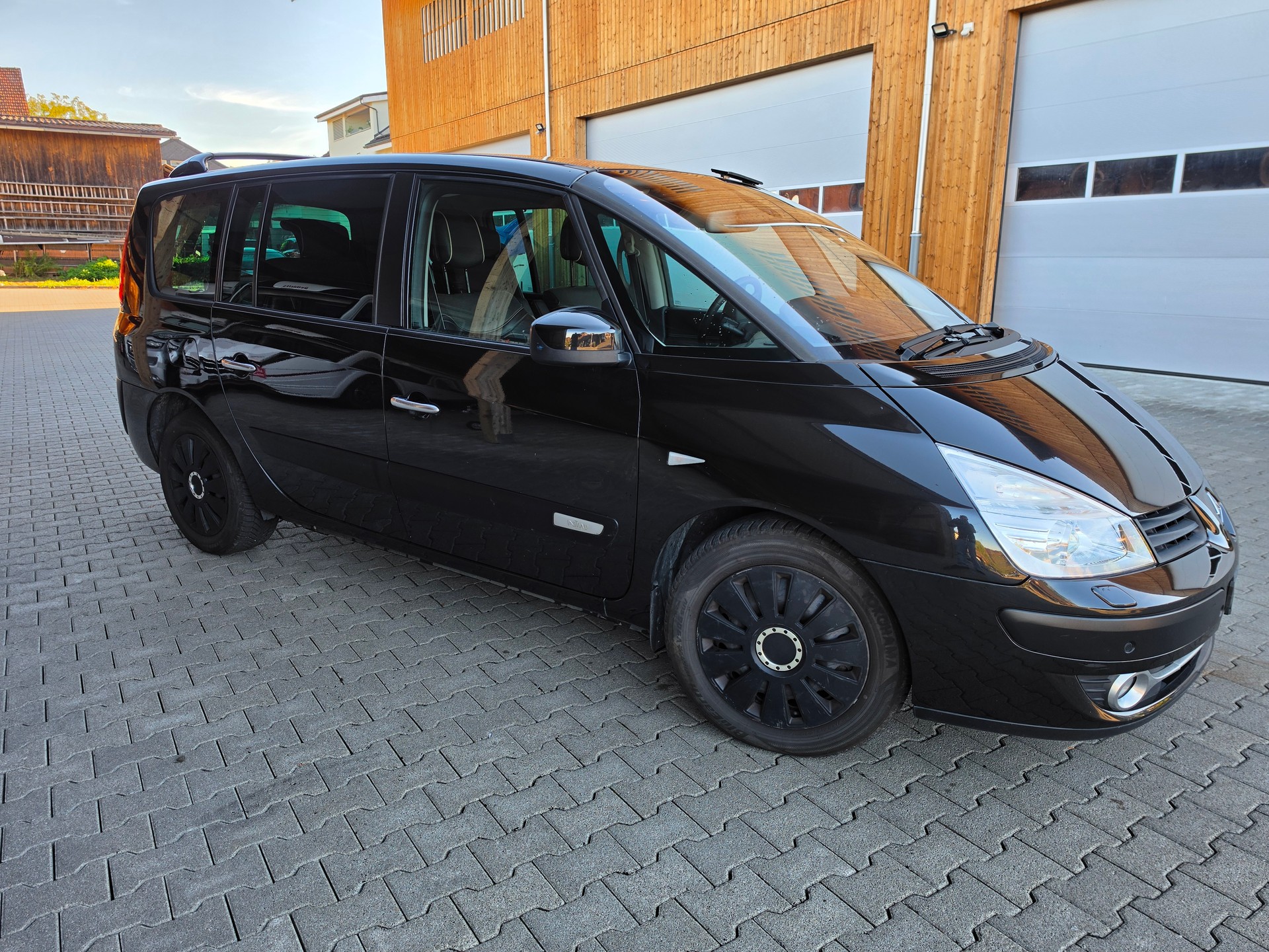 RENAULT Espace 2.0 dCi Dynamique Automatic-image-5