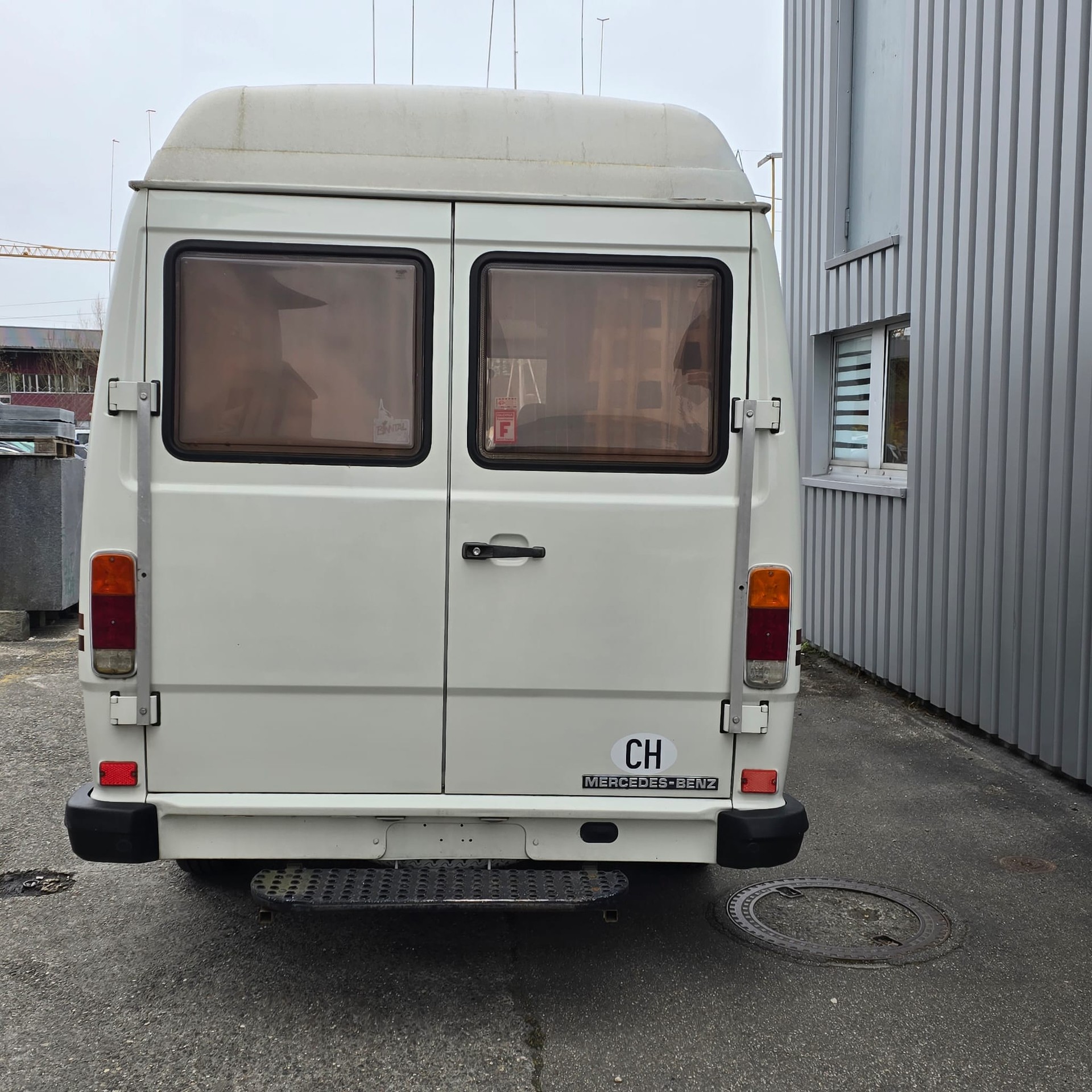 MERCEDES-BENZ 207D-image-6
