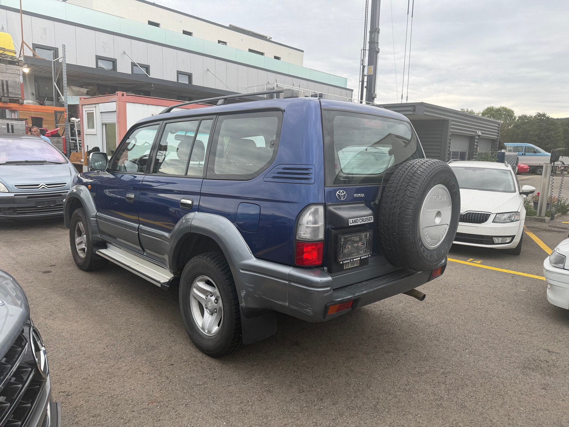 TOYOTA Land Cruiser 300 3.4 V6 Saloon-image-3