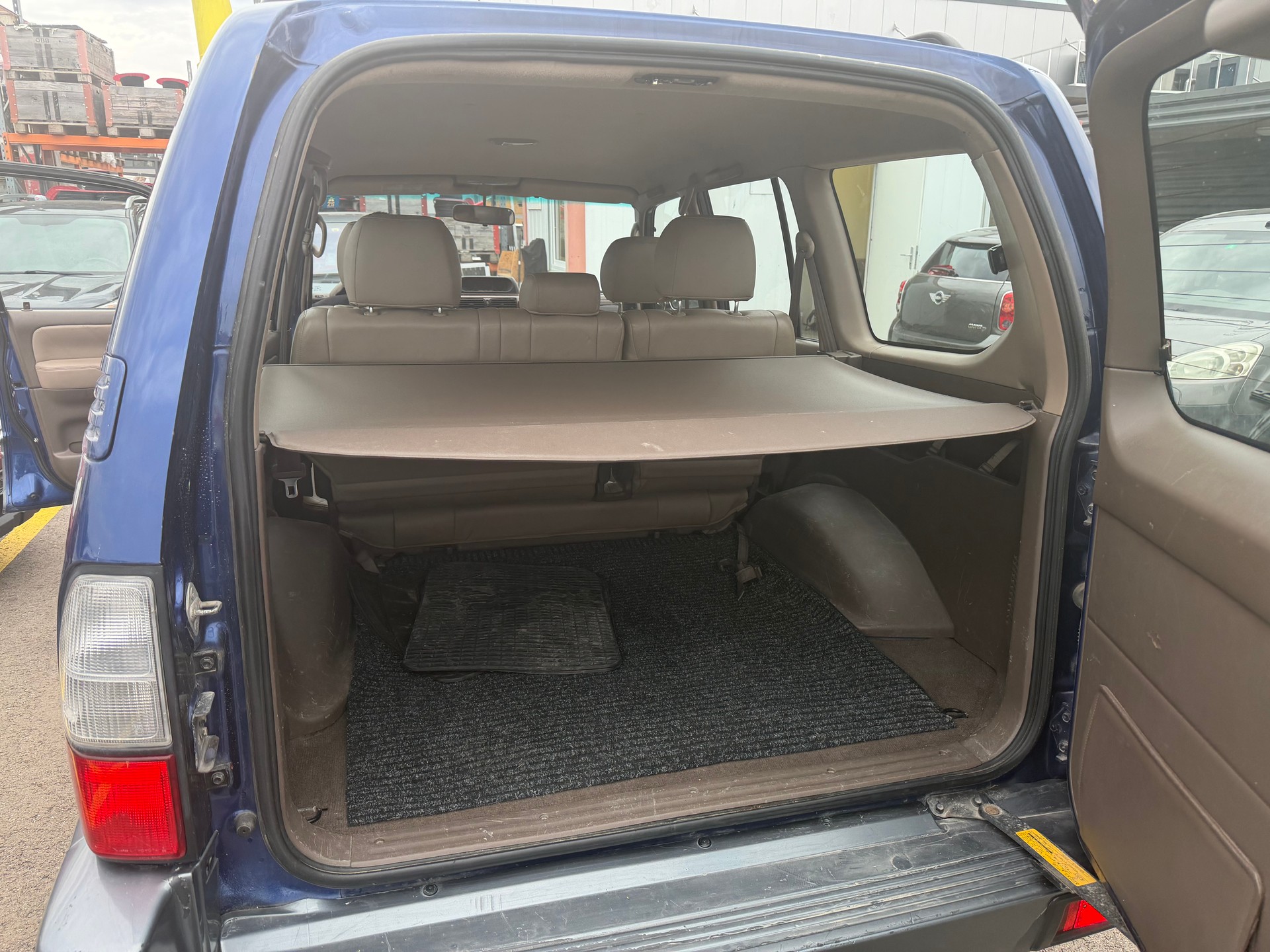 TOYOTA Land Cruiser 300 3.4 V6 Saloon-image-12