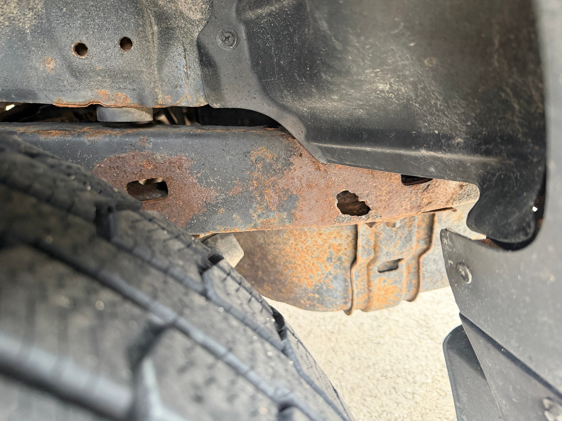TOYOTA Land Cruiser 300 3.4 V6 Saloon-image-14