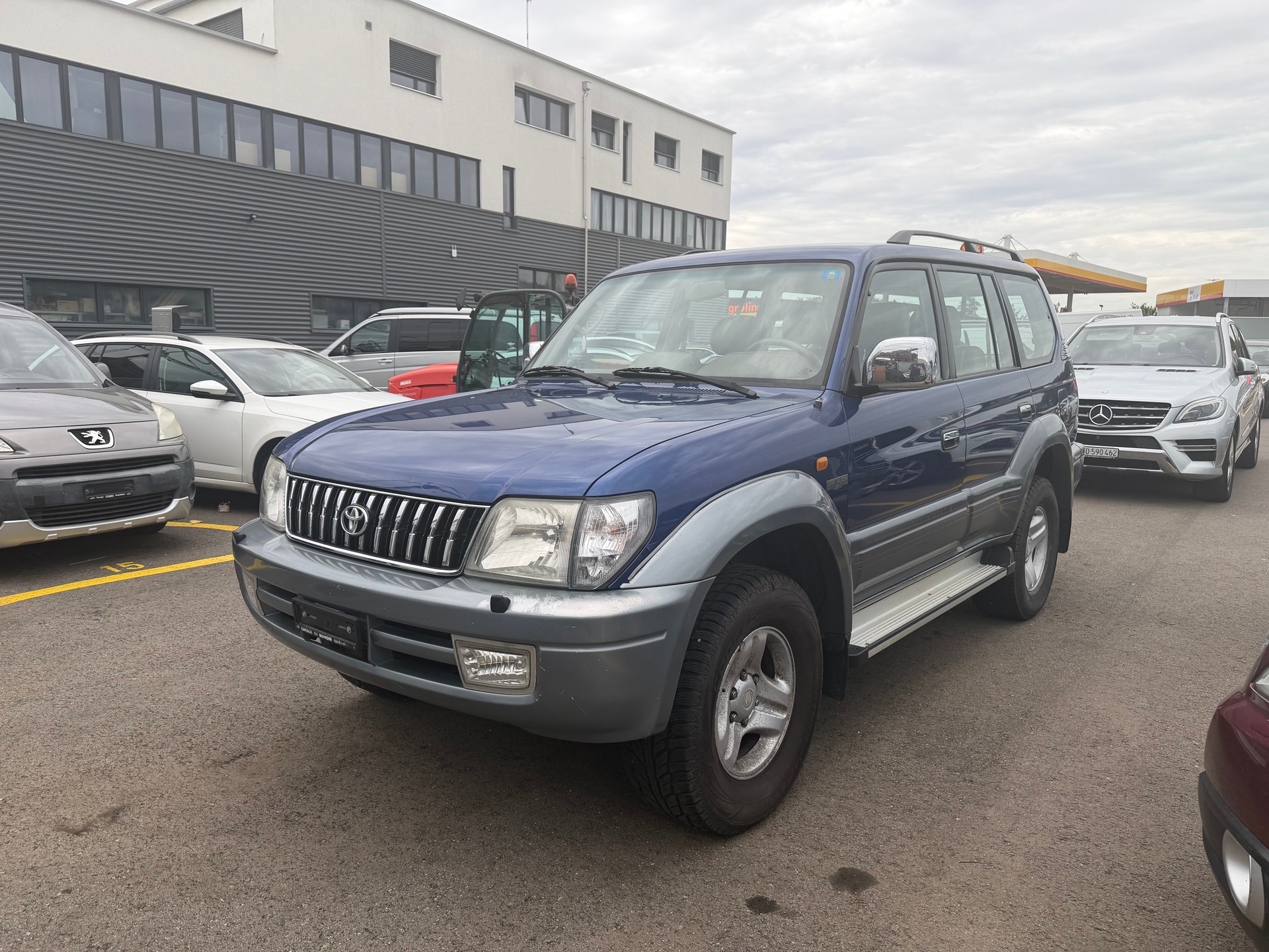 TOYOTA Land Cruiser 300 3.4 V6 Saloon-image-2