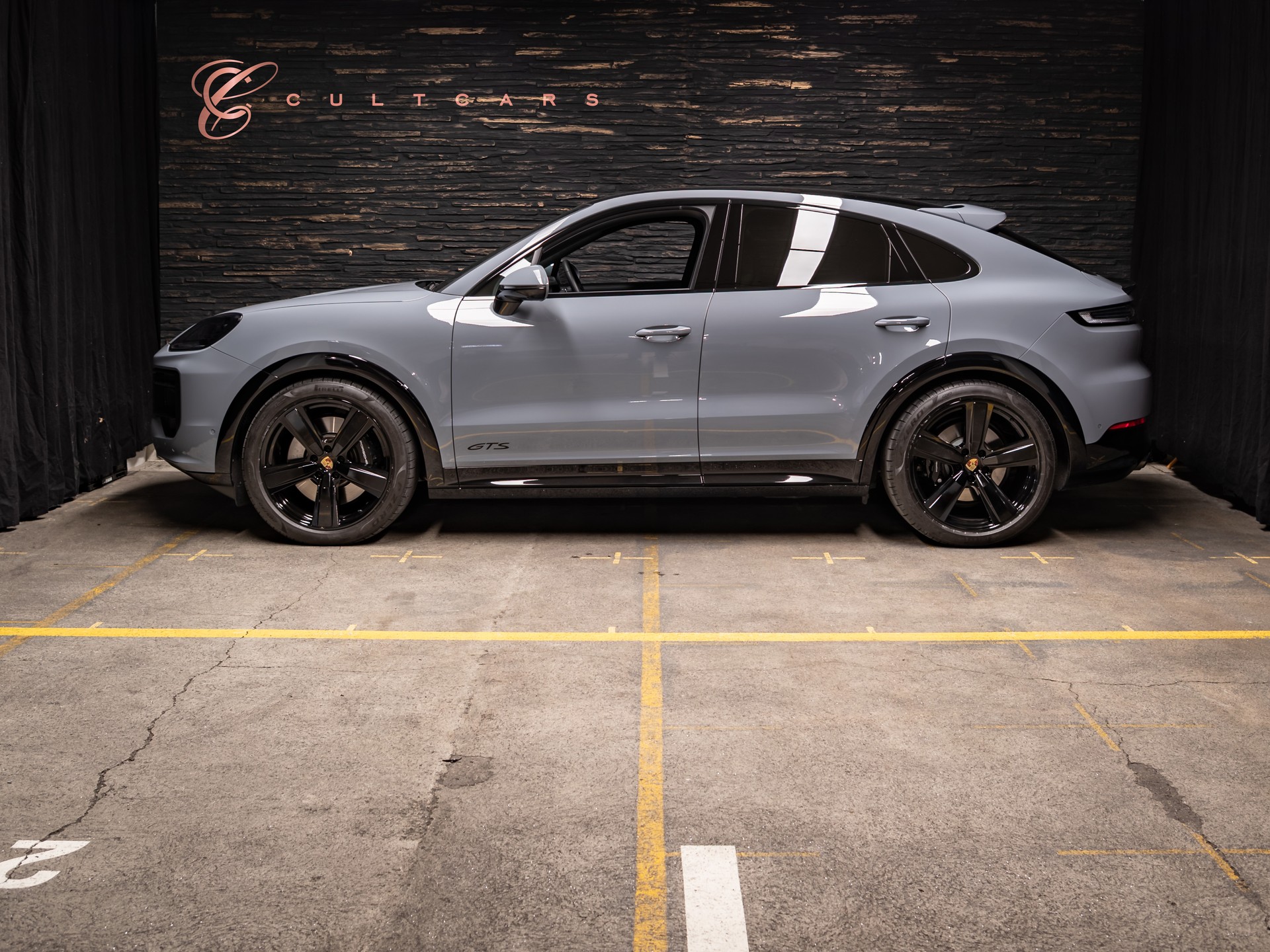 PORSCHE Cayenne Coupé GTS Tiptronic-image-1
