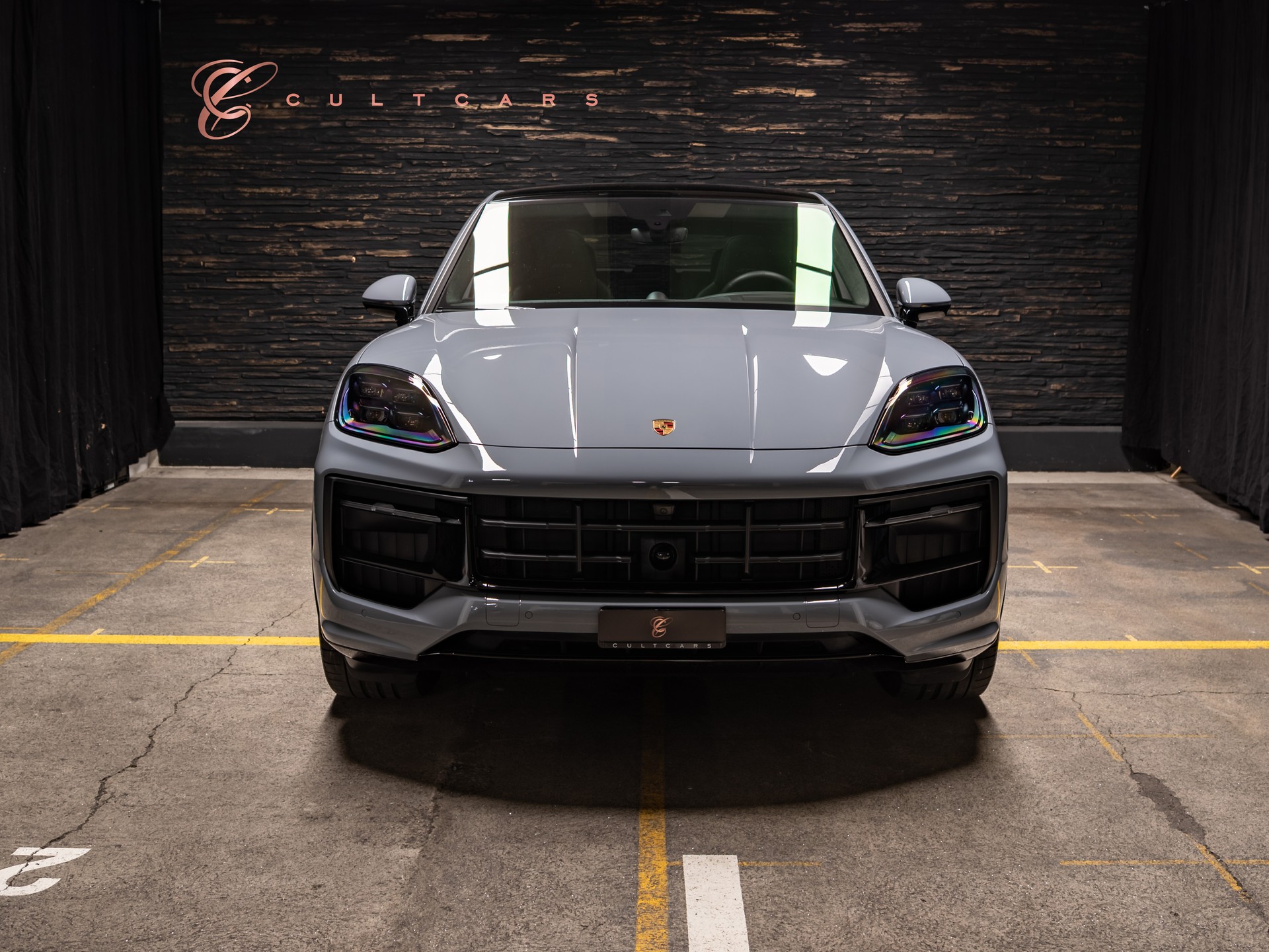 PORSCHE Cayenne Coupé GTS Tiptronic-image-2