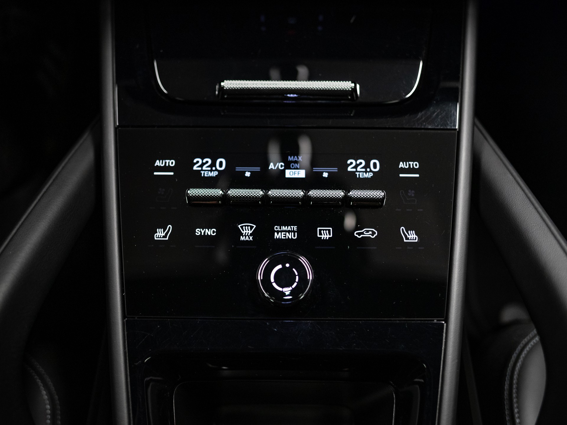 PORSCHE Cayenne Coupé GTS Tiptronic-image-18