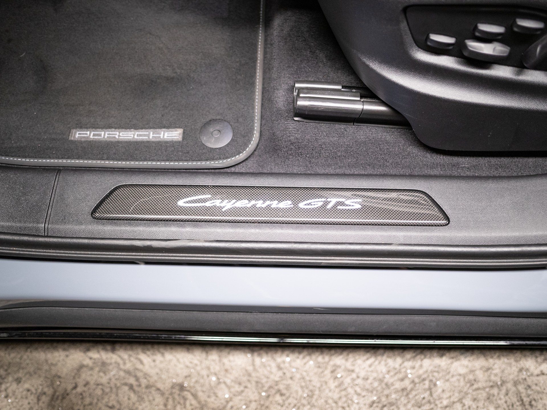 PORSCHE Cayenne Coupé GTS Tiptronic-image-9