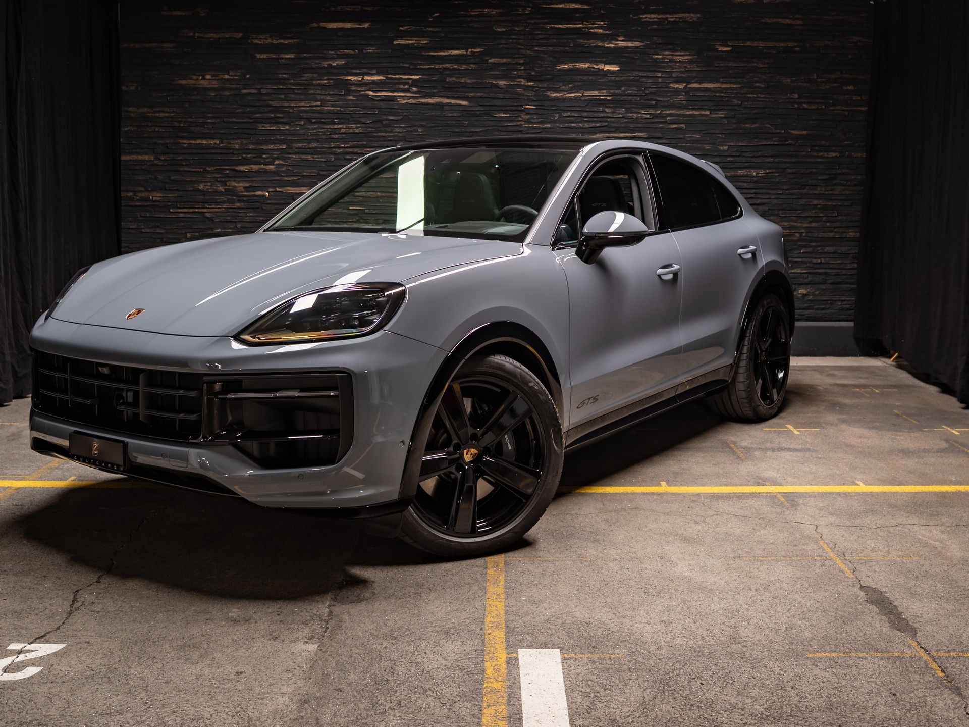 PORSCHE Cayenne Coupé GTS Tiptronic-image-31