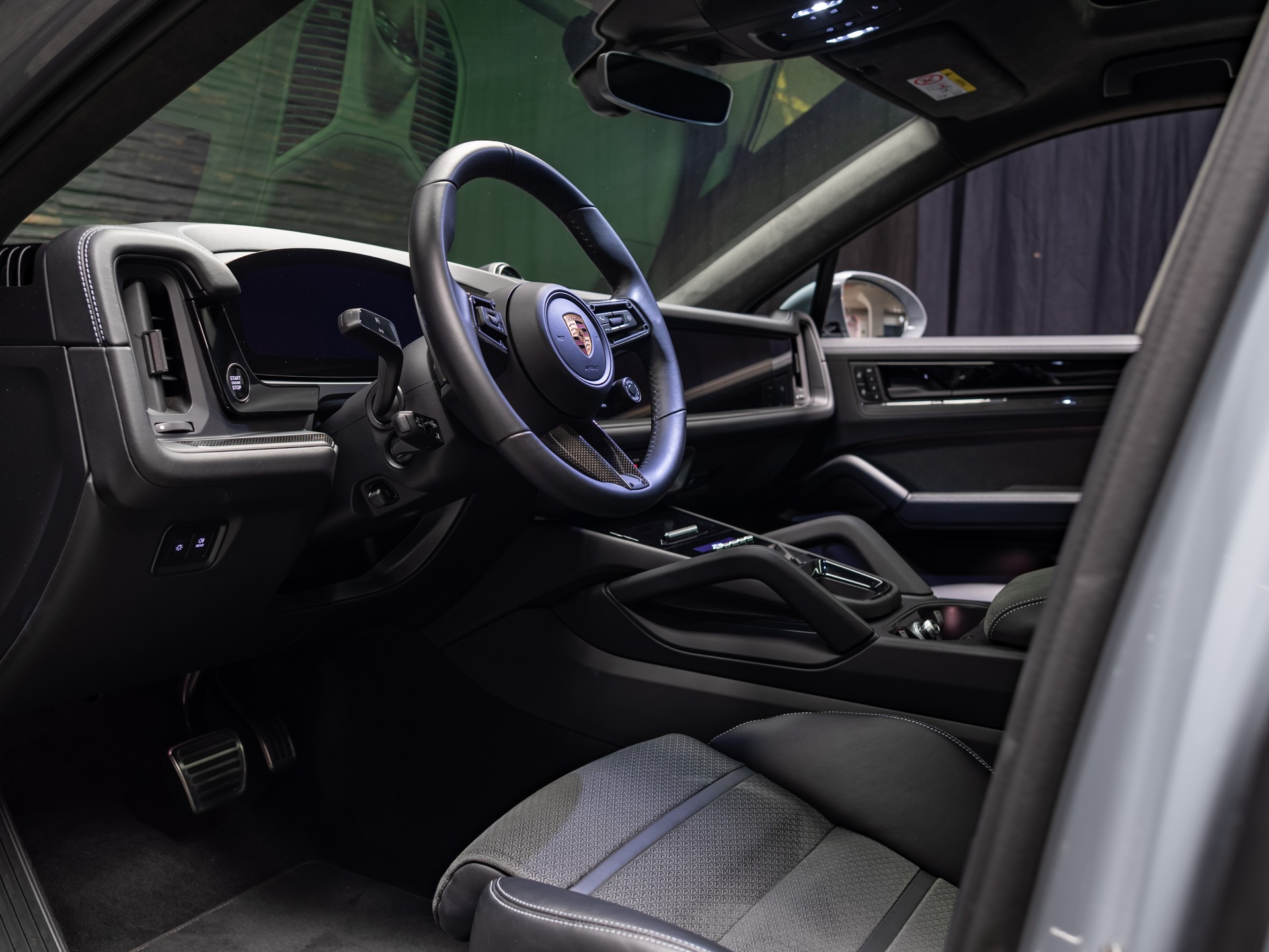 PORSCHE Cayenne Coupé GTS Tiptronic-image-30