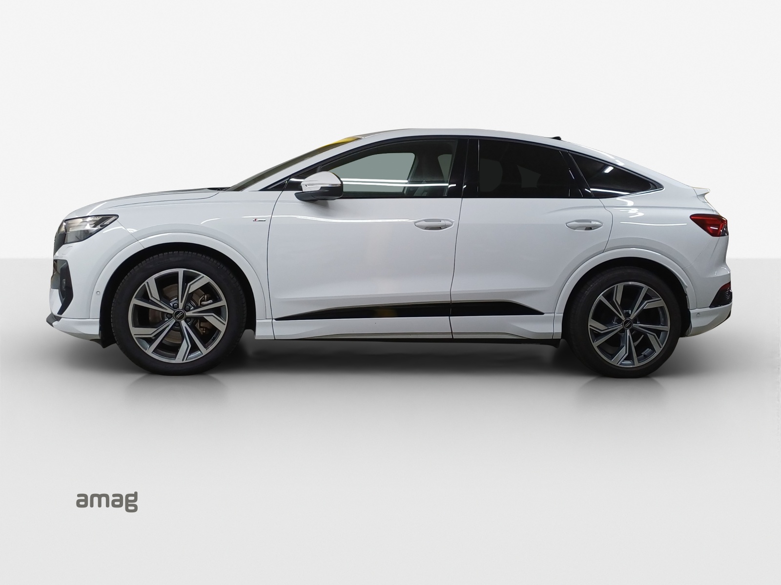 AUDI Q4 Sportback e-tron 50 quattro-image-1