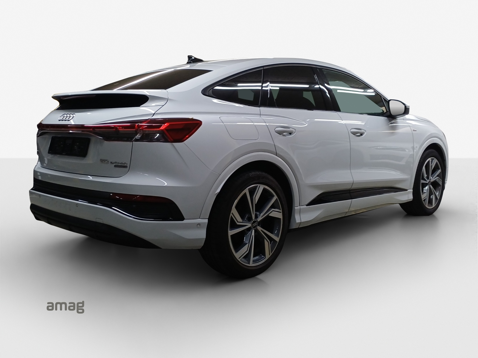 AUDI Q4 Sportback e-tron 50 quattro-image-4