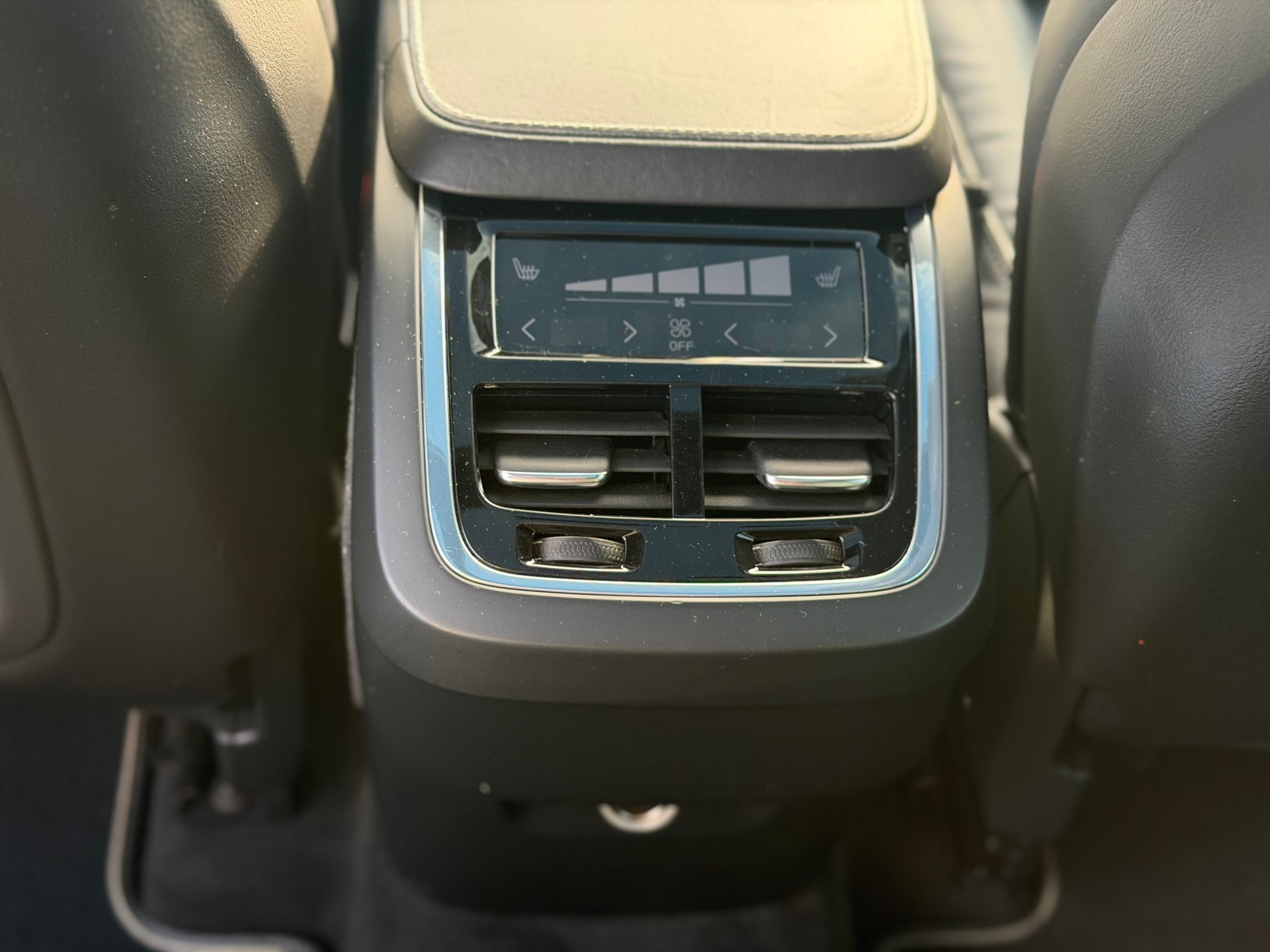VOLVO XC90 T6 AWD R-Design Geartronic-image-14