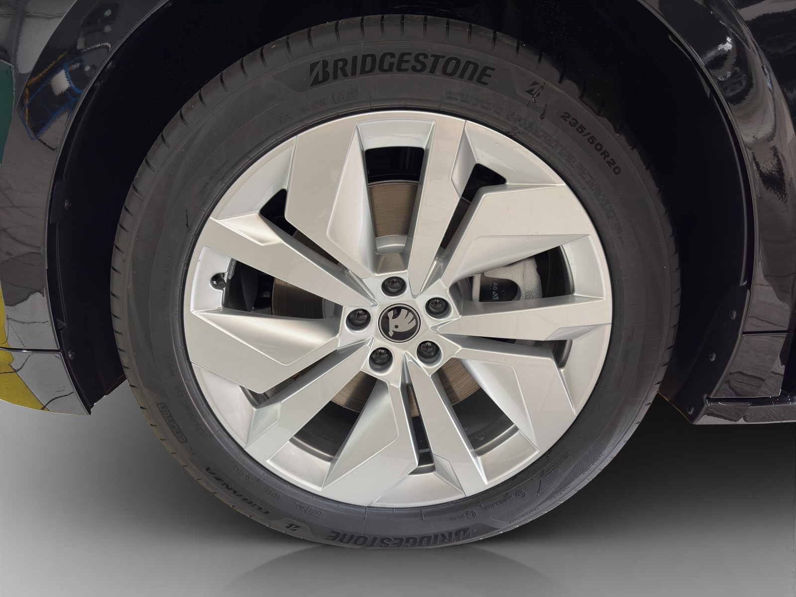 SKODA Enyaq 85x Dynamic 4x4-image-14