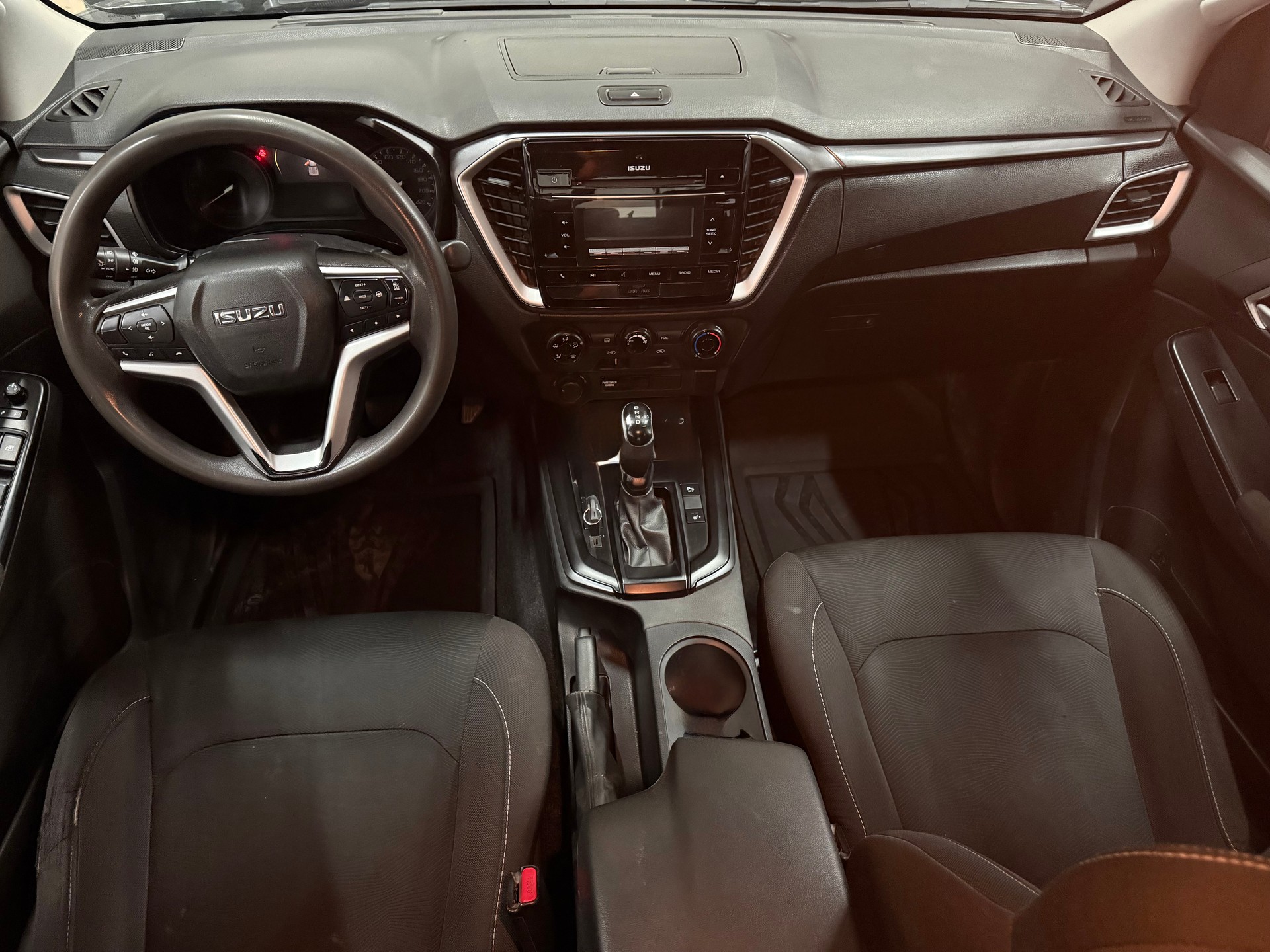 ISUZU D-MAX 1.9 CrewCab N60B 4x4 AT-image-9