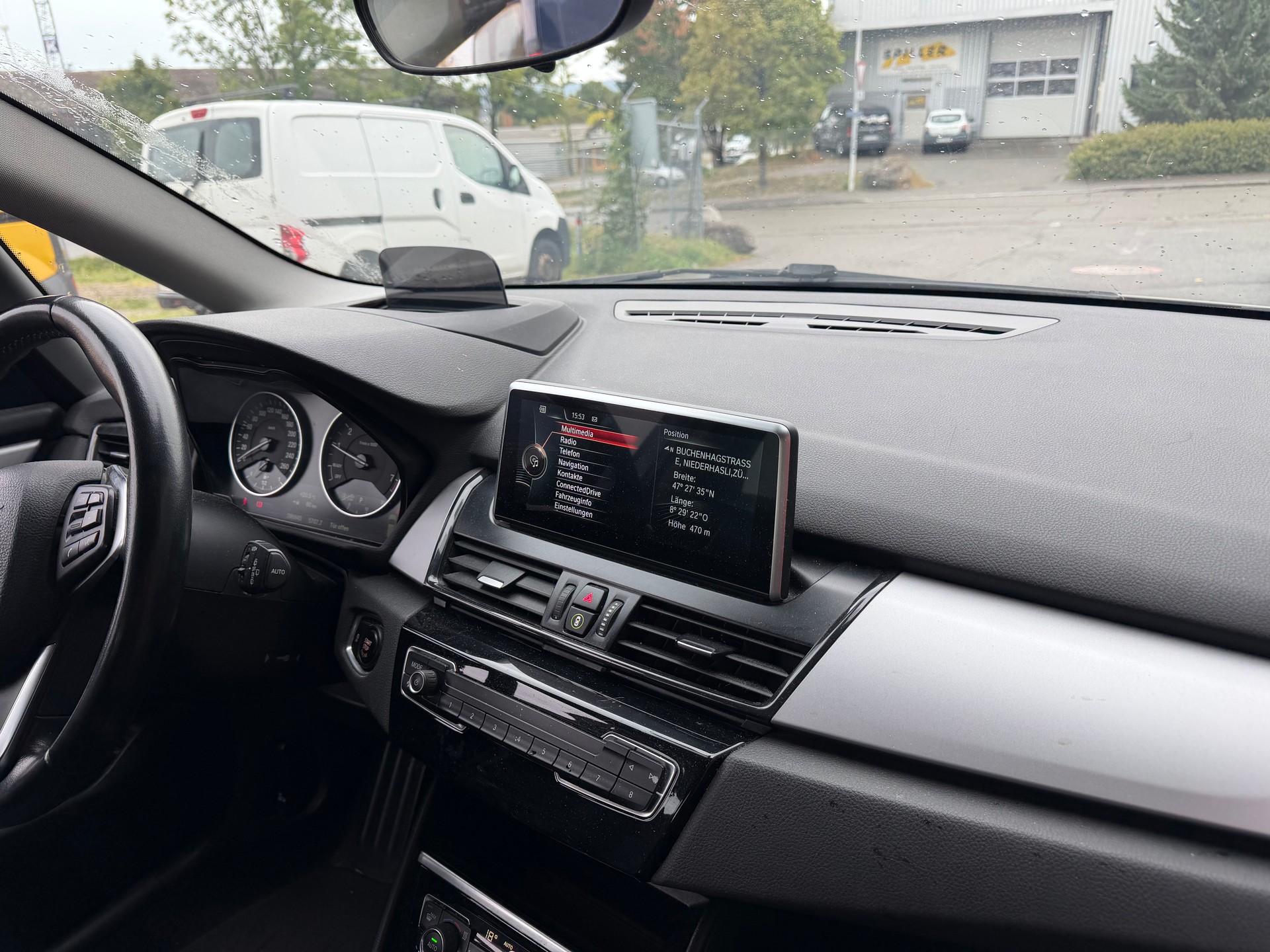 BMW 220i Active Tourer Steptronic-image-7