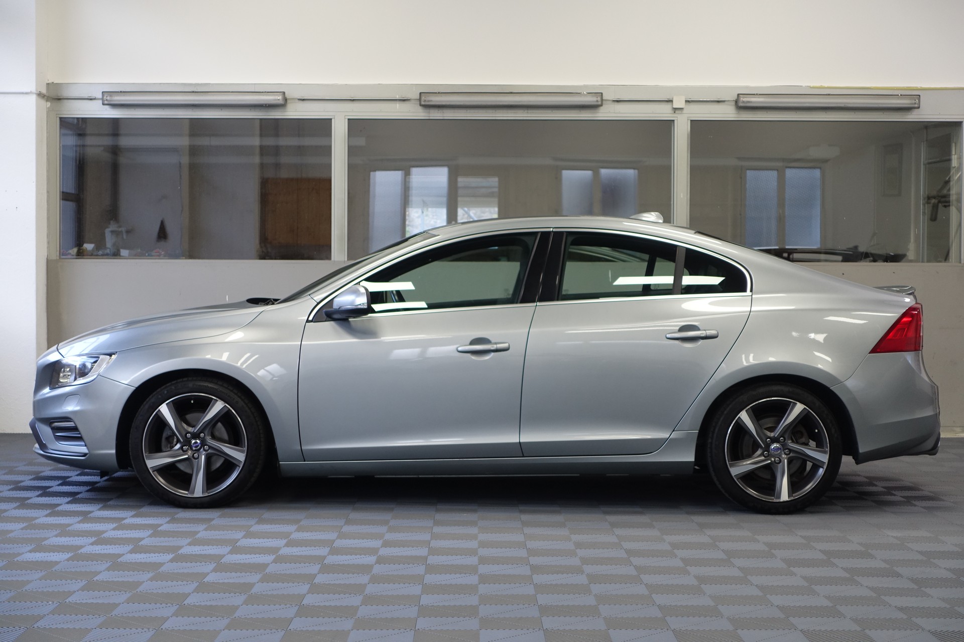 VOLVO S60 2.0 D4 R-Design S/S-image-3