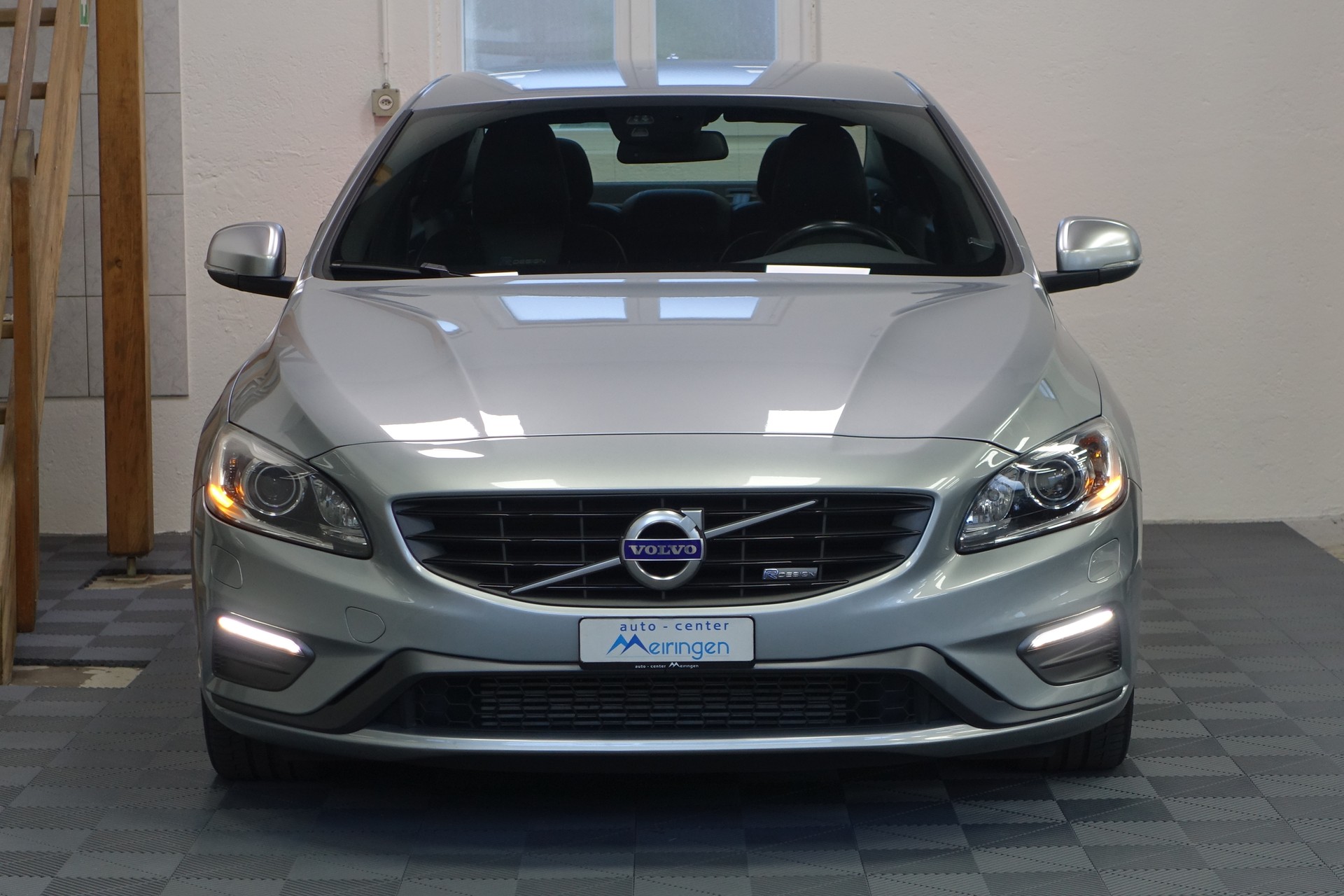 VOLVO S60 2.0 D4 R-Design S/S-image-2