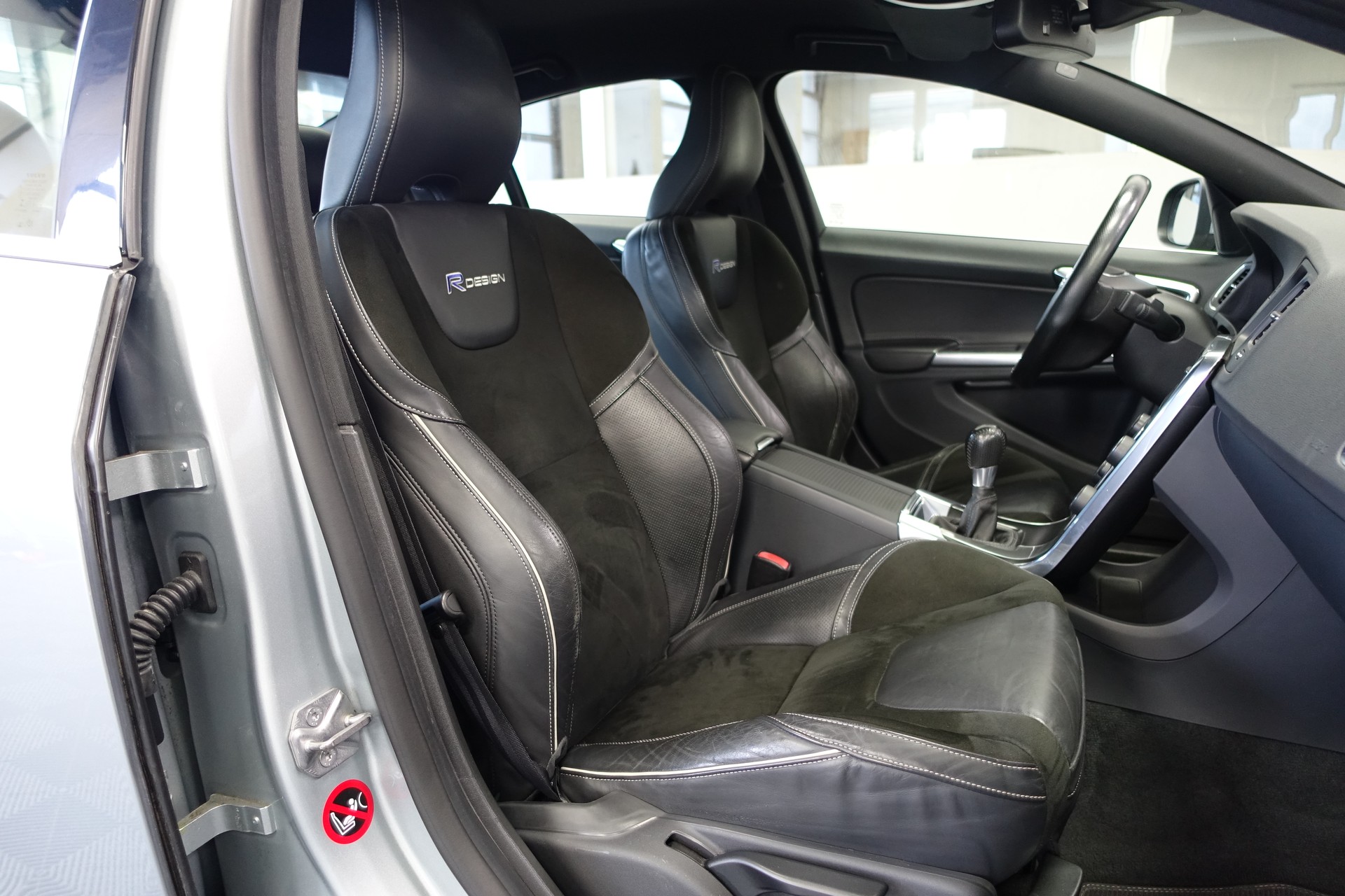 VOLVO S60 2.0 D4 R-Design S/S-image-15
