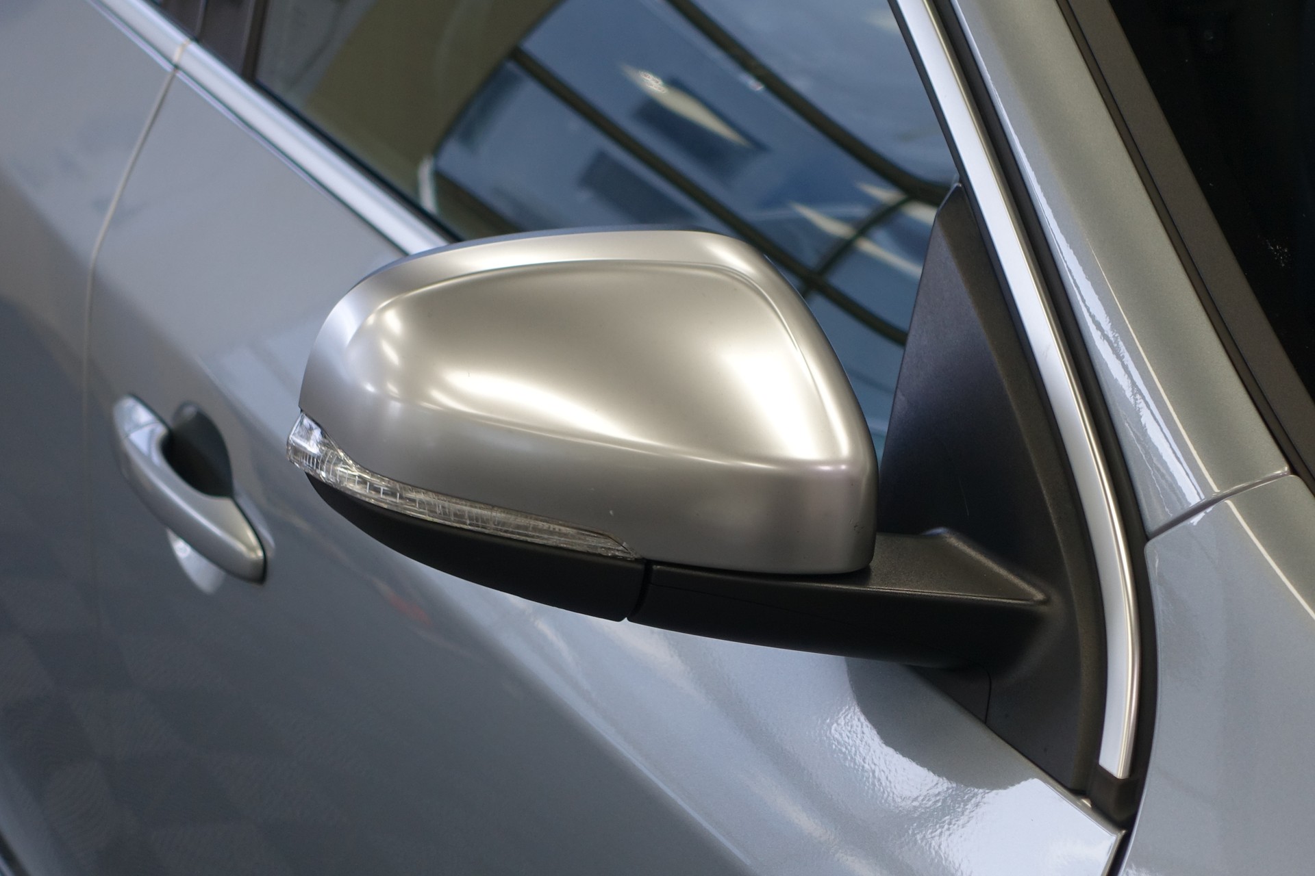 VOLVO S60 2.0 D4 R-Design S/S-image-8