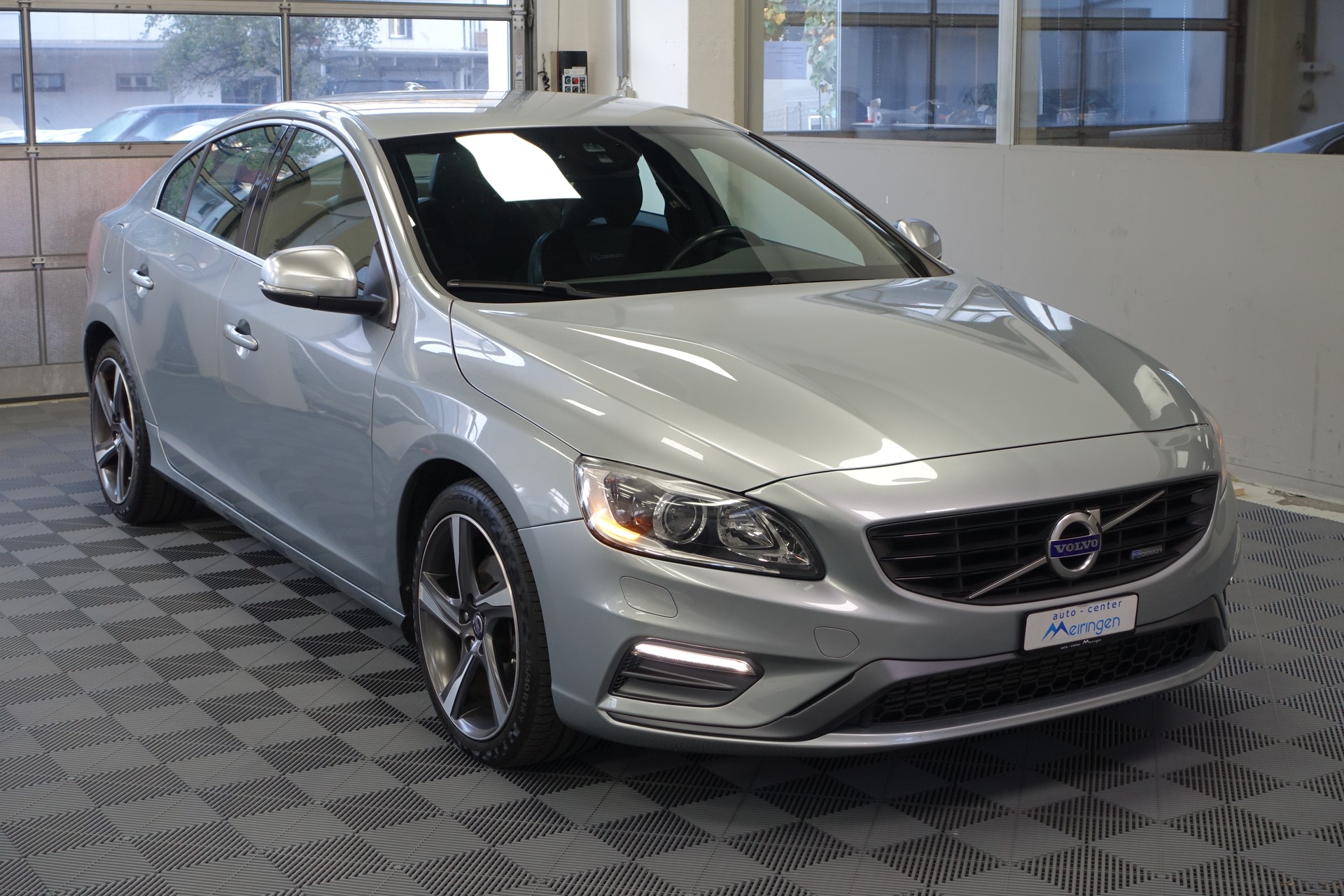 VOLVO S60 2.0 D4 R-Design S/S-image-1