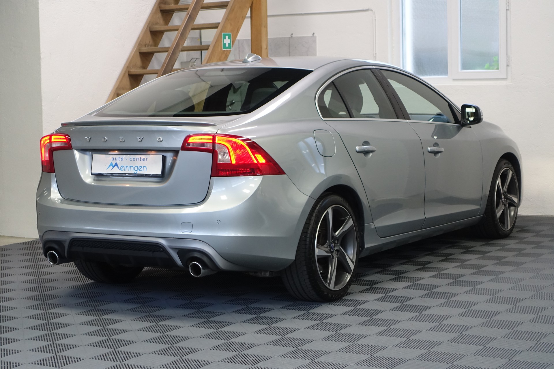 VOLVO S60 2.0 D4 R-Design S/S-image-6